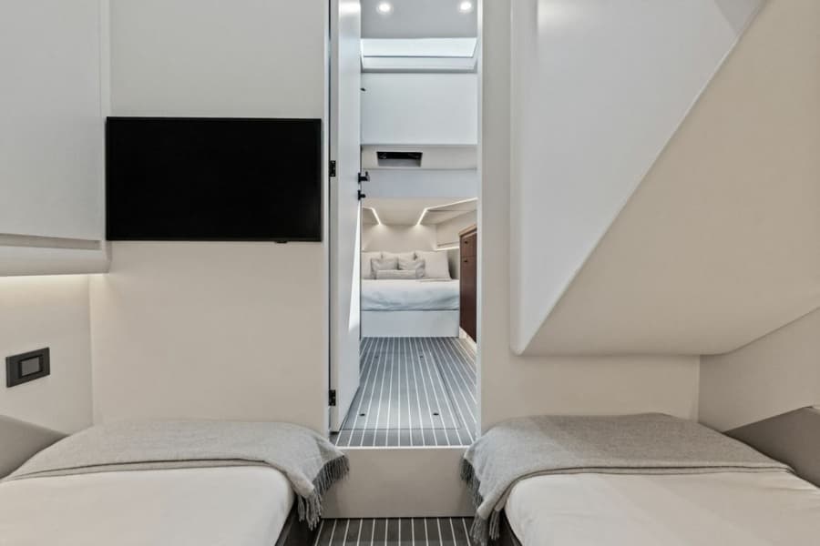 2024 Vanquish Yachts VQ55 - Photo 43