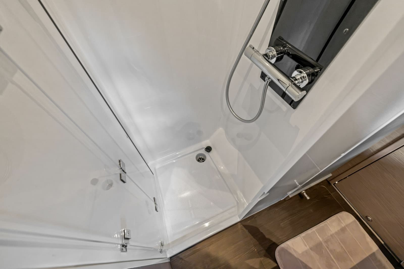 2024 Fountaine Pajot MY6 - Photo 56