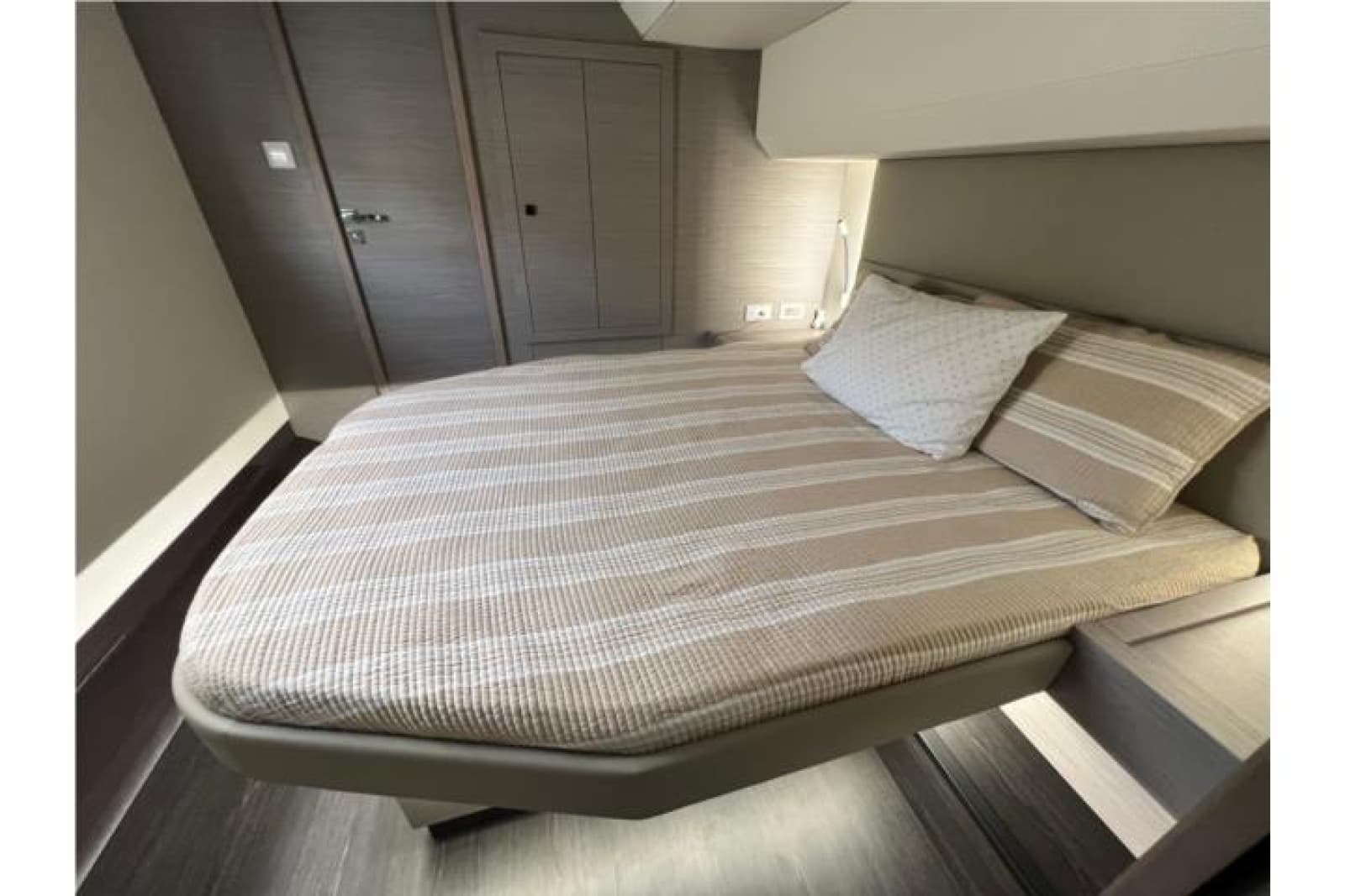 2024 Fountaine Pajot MY6 - Photo 19