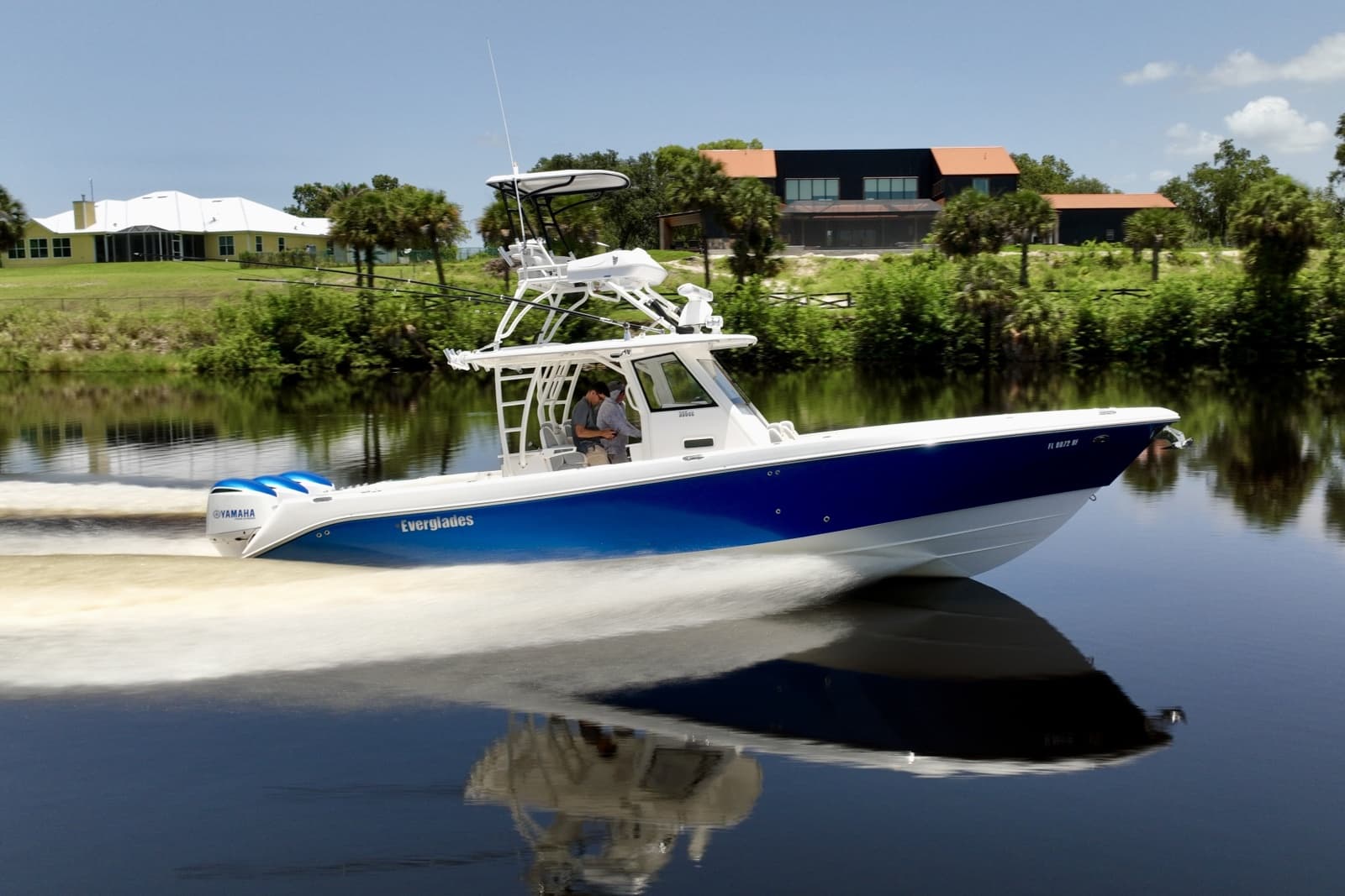 2017 Everglades 355 CC - Photo 3