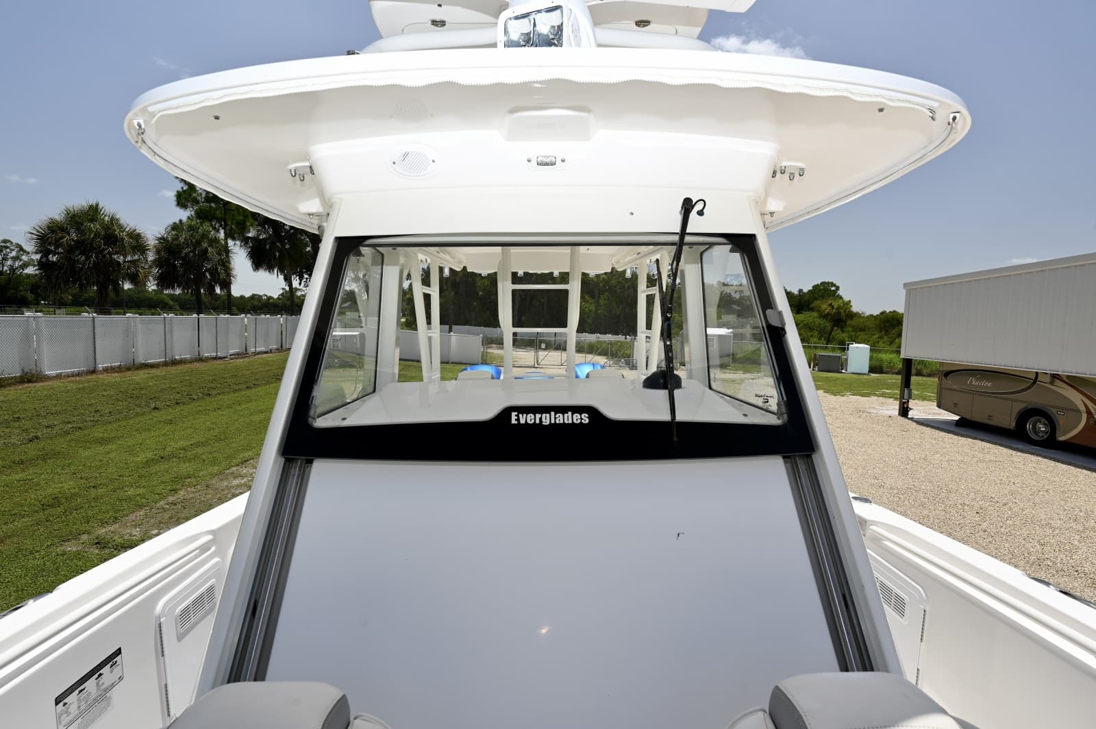 2017 Everglades 355 CC - Photo 20