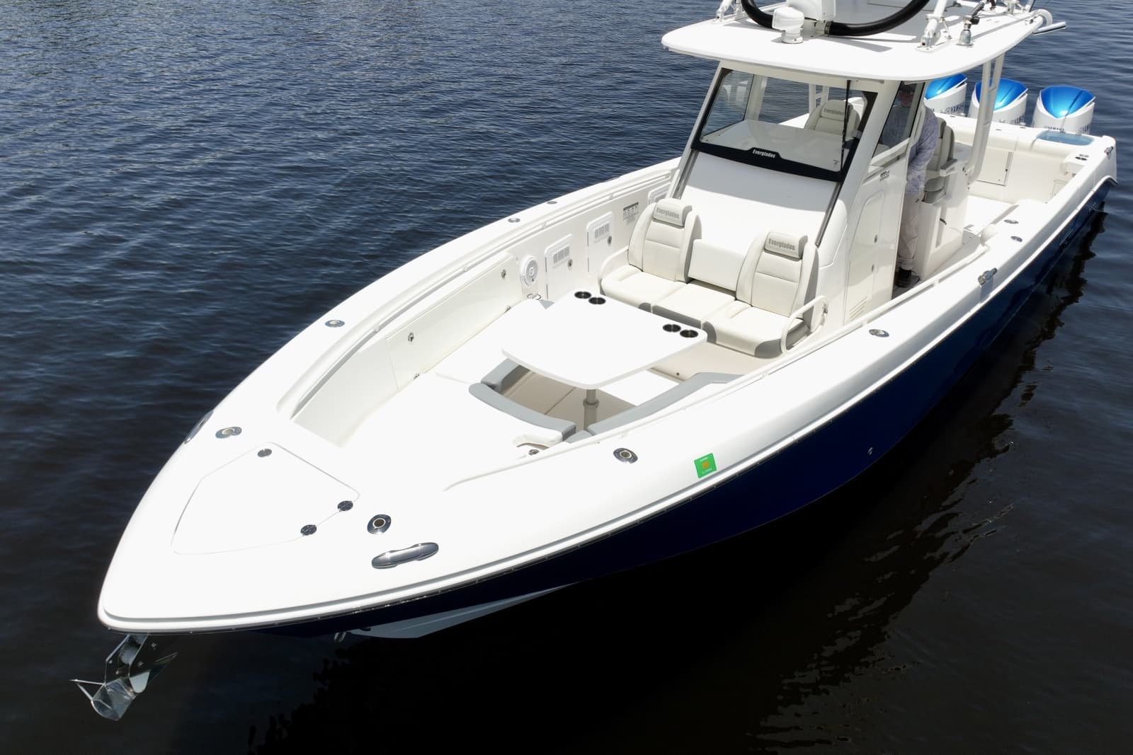2017 Everglades 355 CC - Photo 22