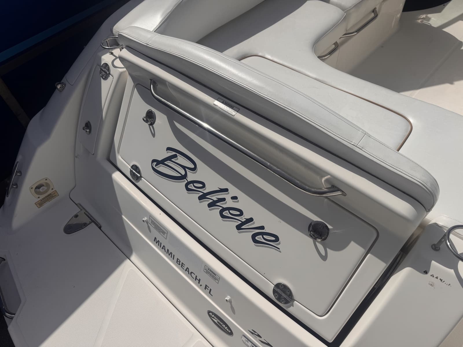 2009 Sea Ray 270 Sundancer - Photo 11