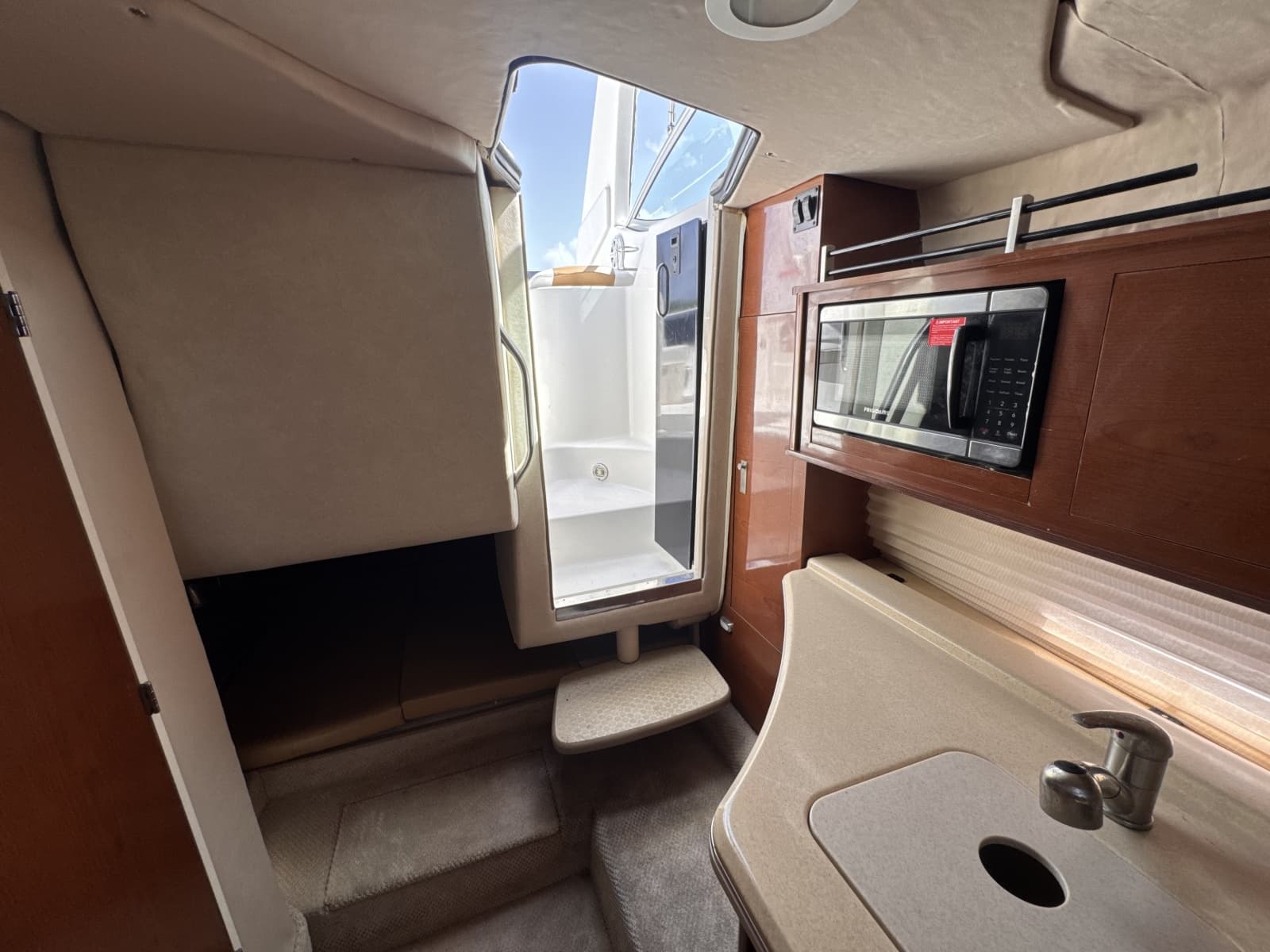 2009 Sea Ray 270 Sundancer - Photo 25