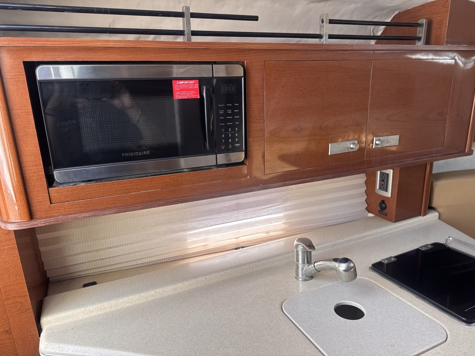 2009 Sea Ray 270 Sundancer - Photo 20