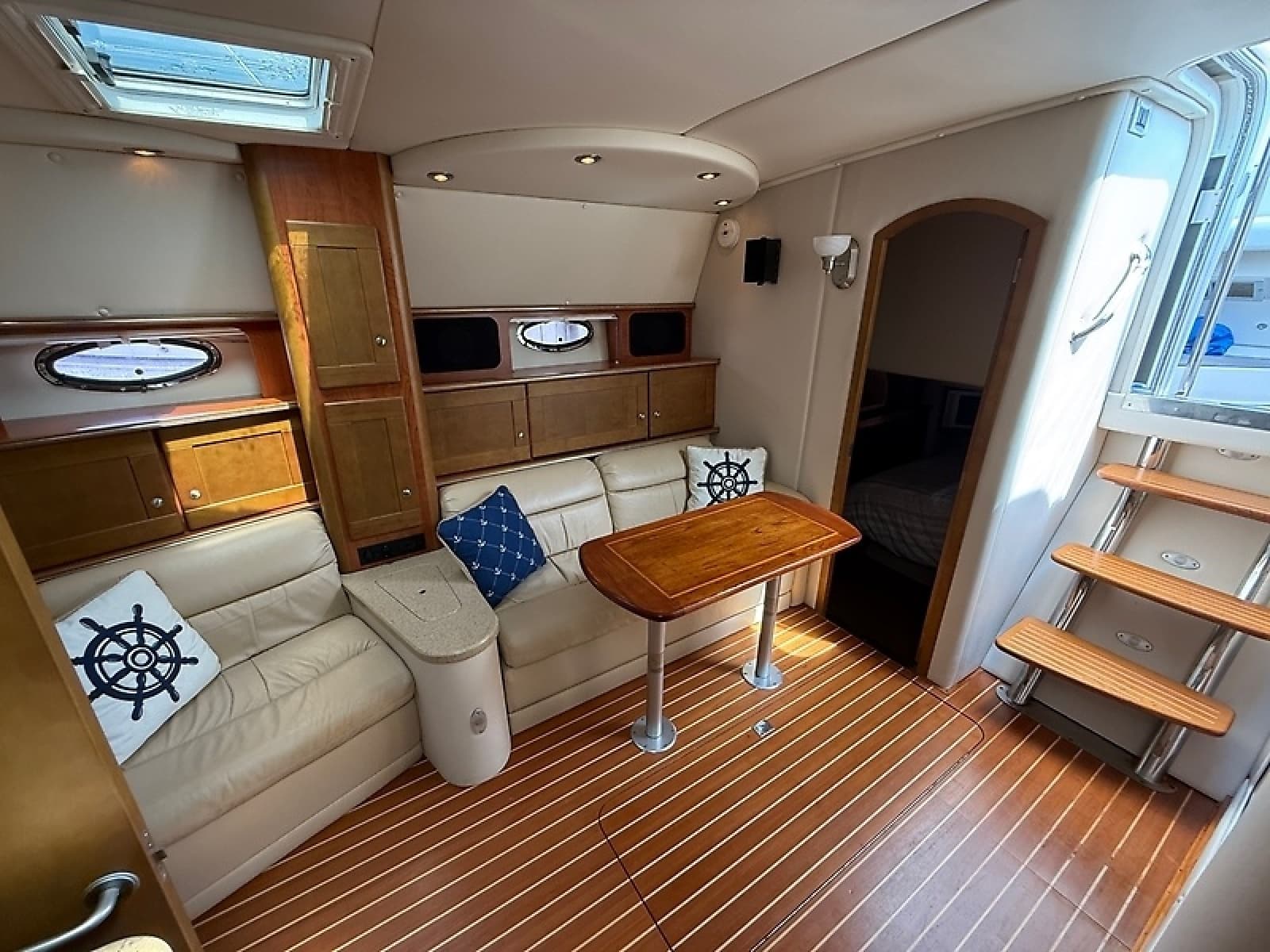 2007 Rinker 420 Express Cruiser - Photo 30