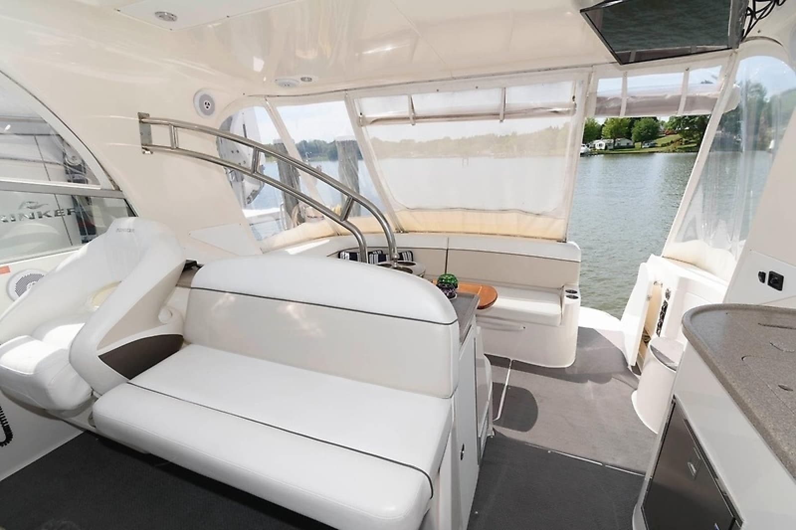 2007 Rinker 420 Express Cruiser - Photo 25