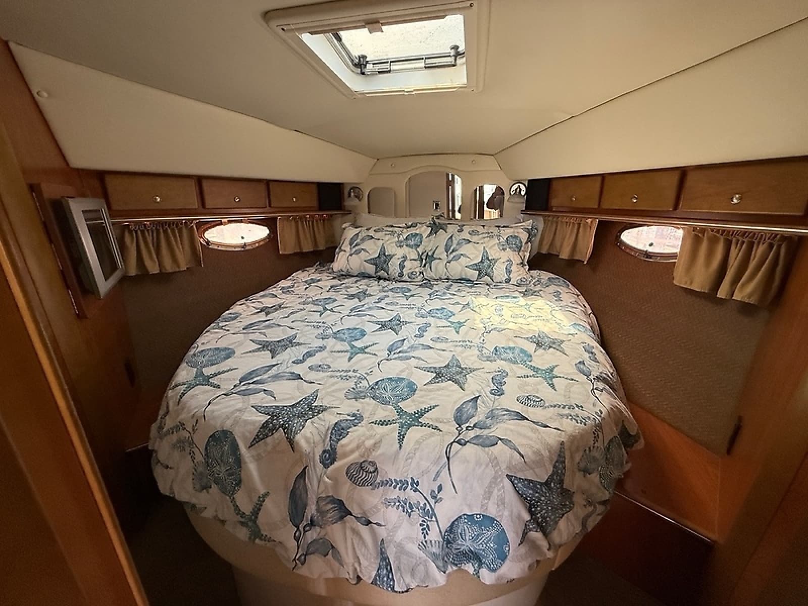 2007 Rinker 420 Express Cruiser - Photo 41