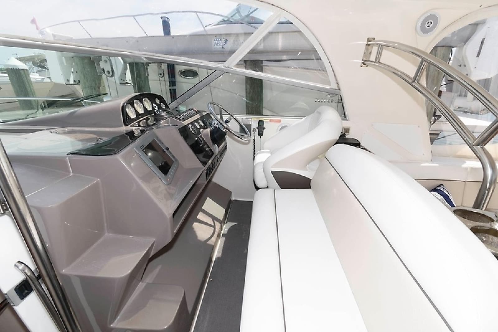 2007 Rinker 420 Express Cruiser - Photo 21