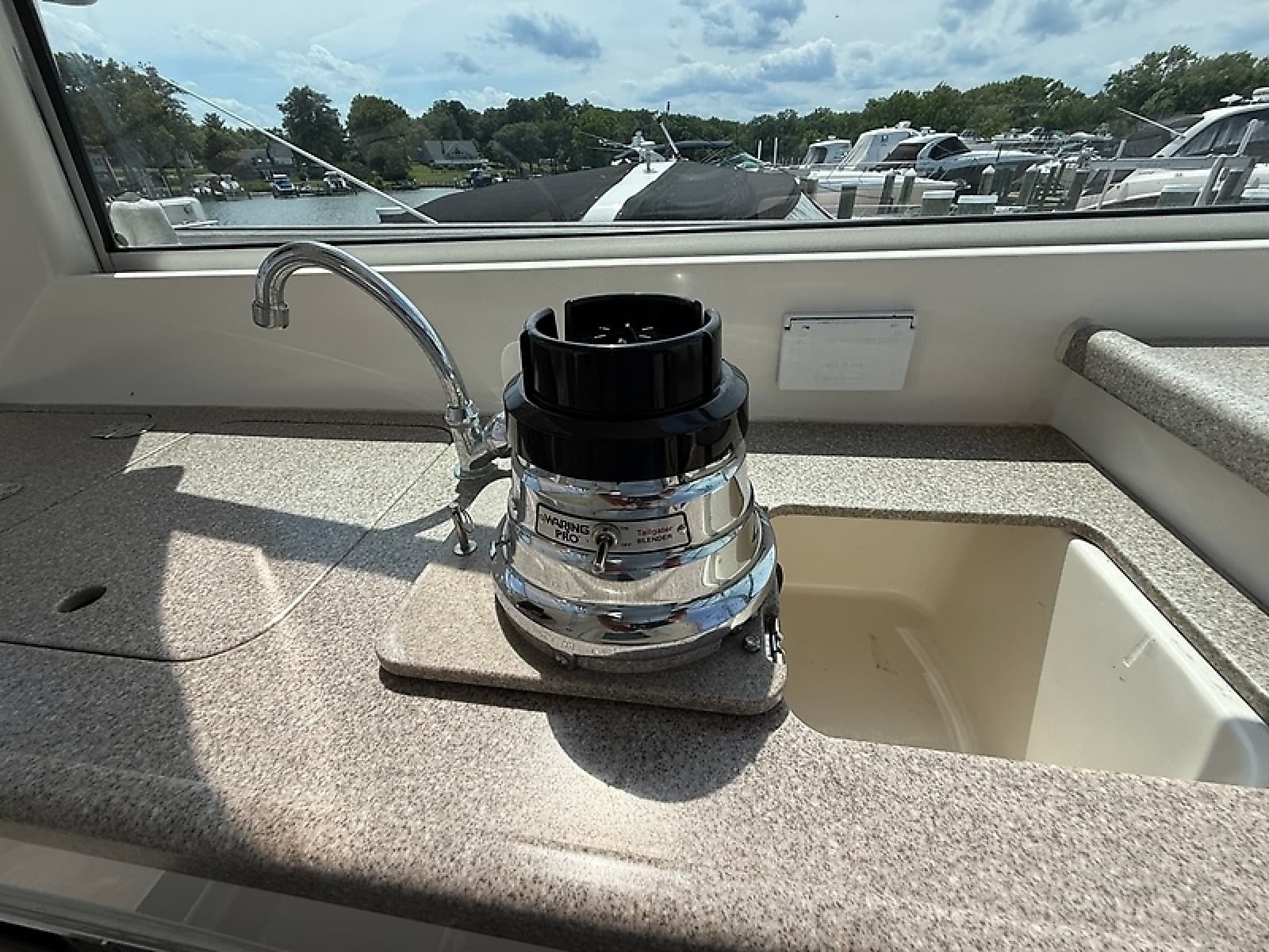 2007 Rinker 420 Express Cruiser - Photo 18
