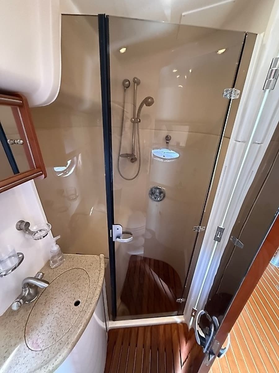2007 Rinker 420 Express Cruiser - Photo 35