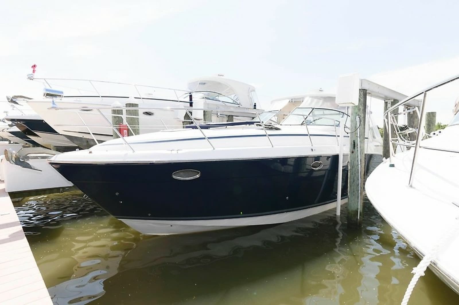 2007 Rinker 420 Express Cruiser - Photo 1