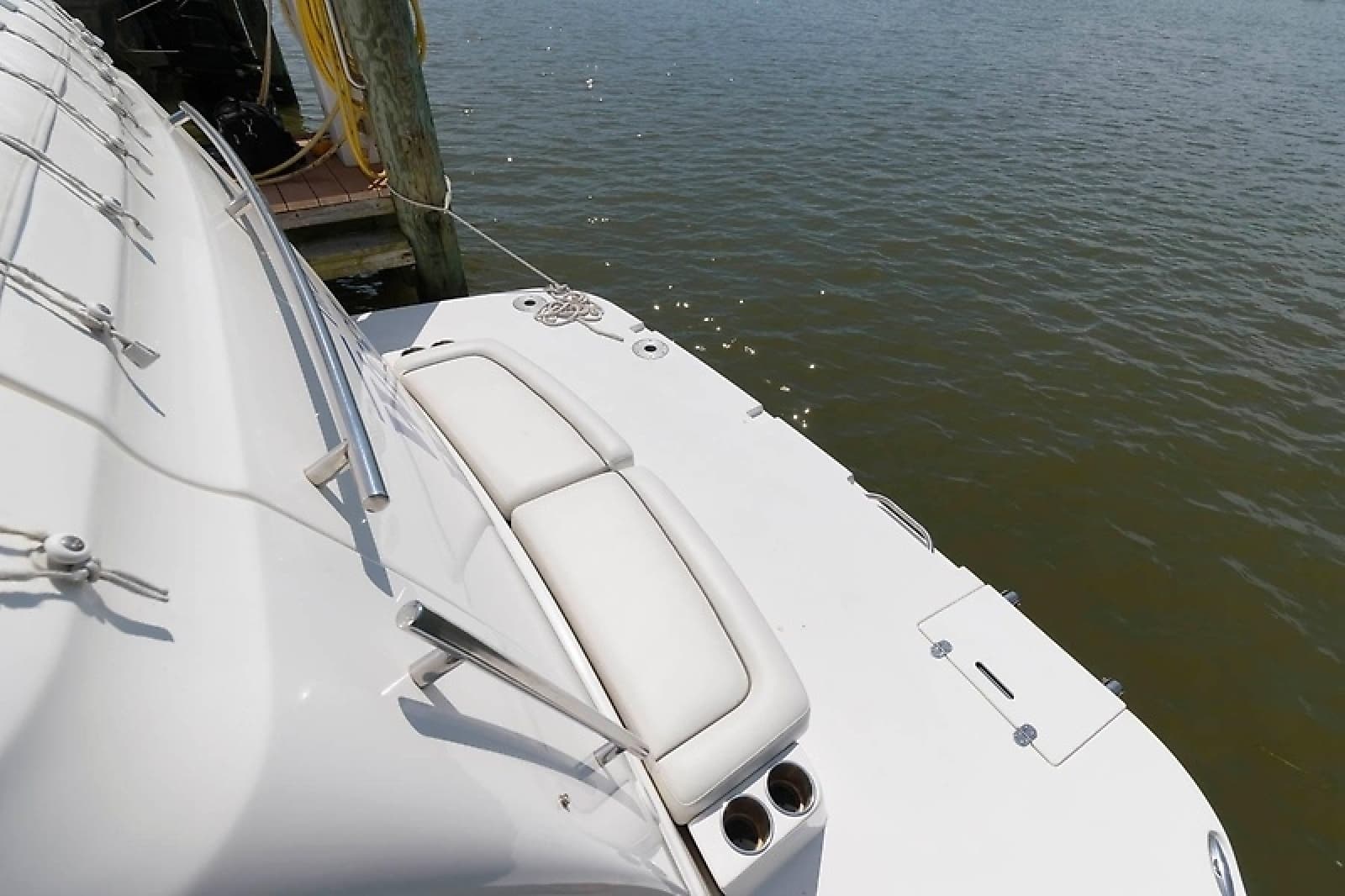 2007 Rinker 420 Express Cruiser - Photo 9
