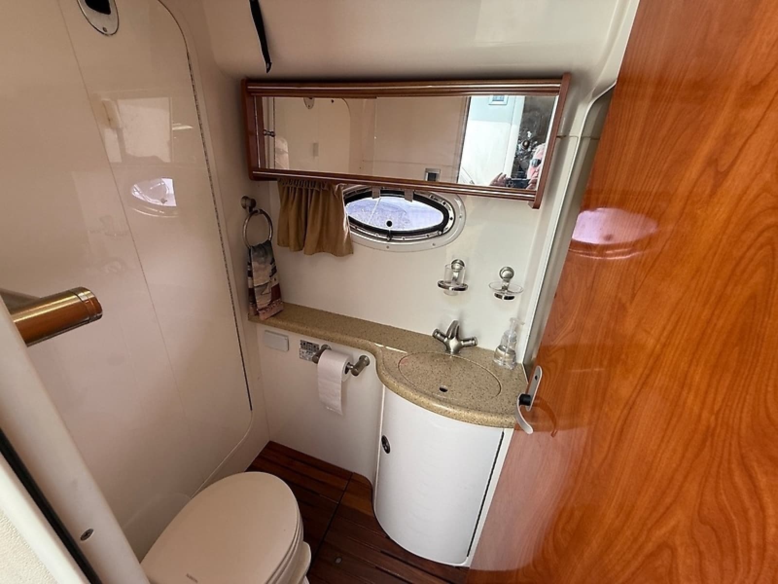 2007 Rinker 420 Express Cruiser - Photo 54
