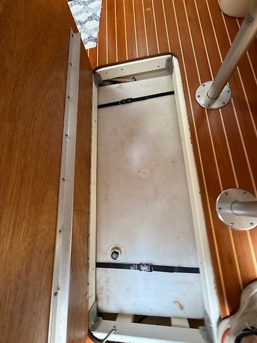 2007 Rinker 420 Express Cruiser - Photo 52