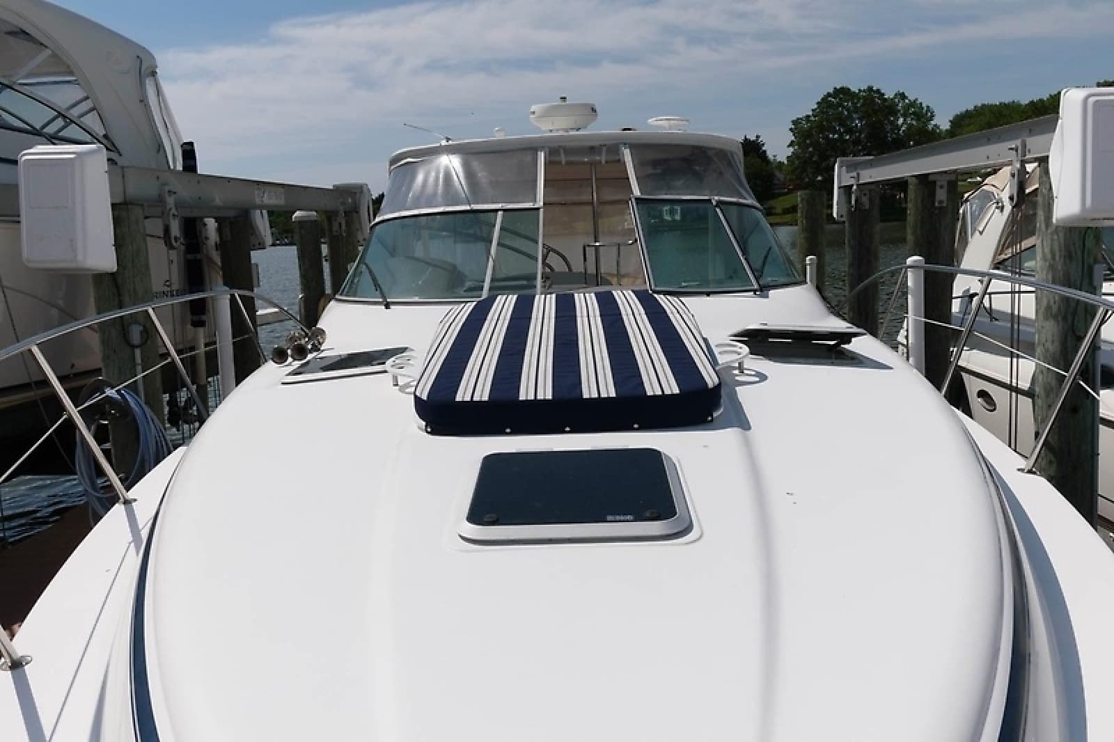 2007 Rinker 420 Express Cruiser - Photo 3