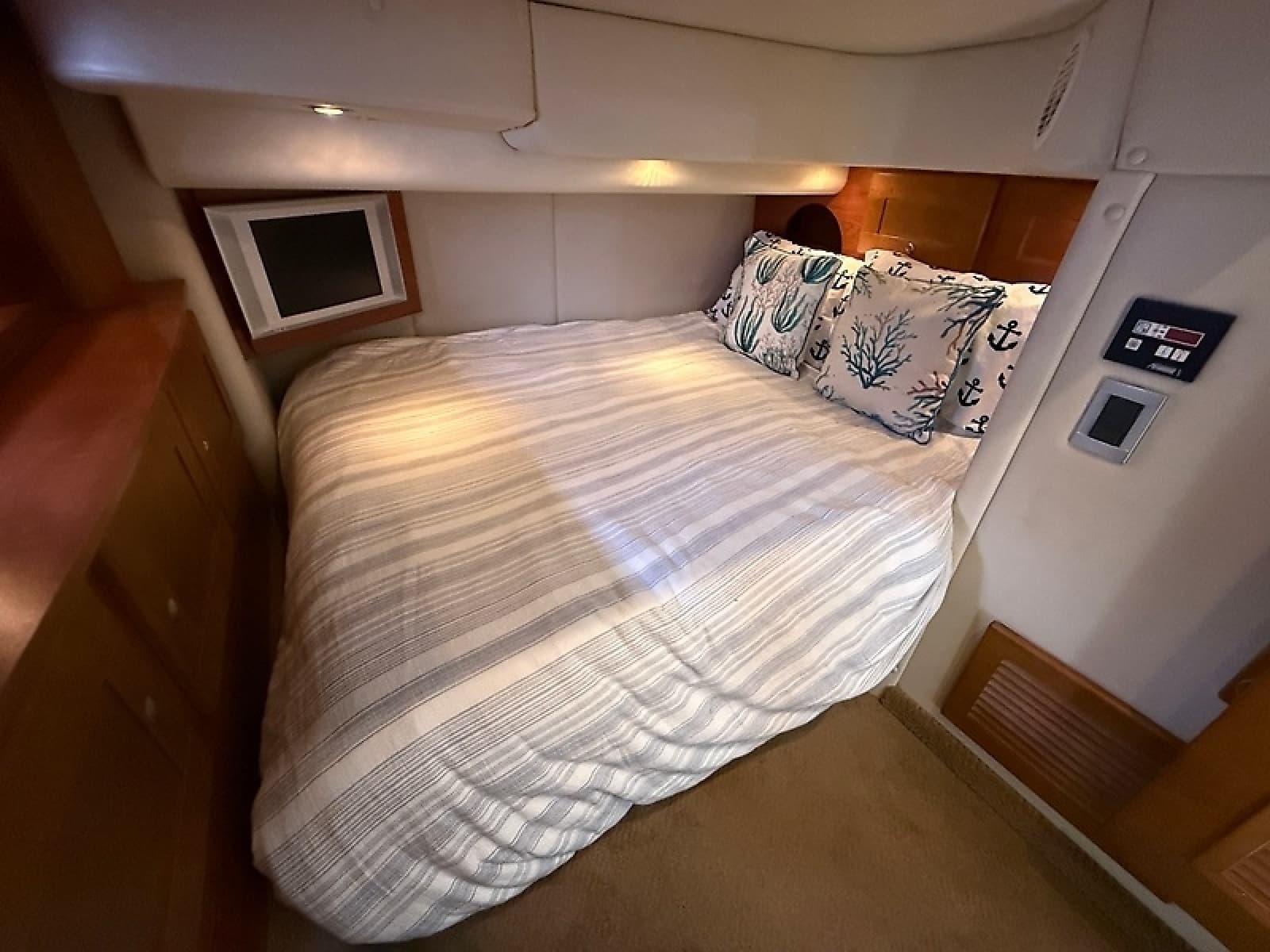 2007 Rinker 420 Express Cruiser - Photo 47