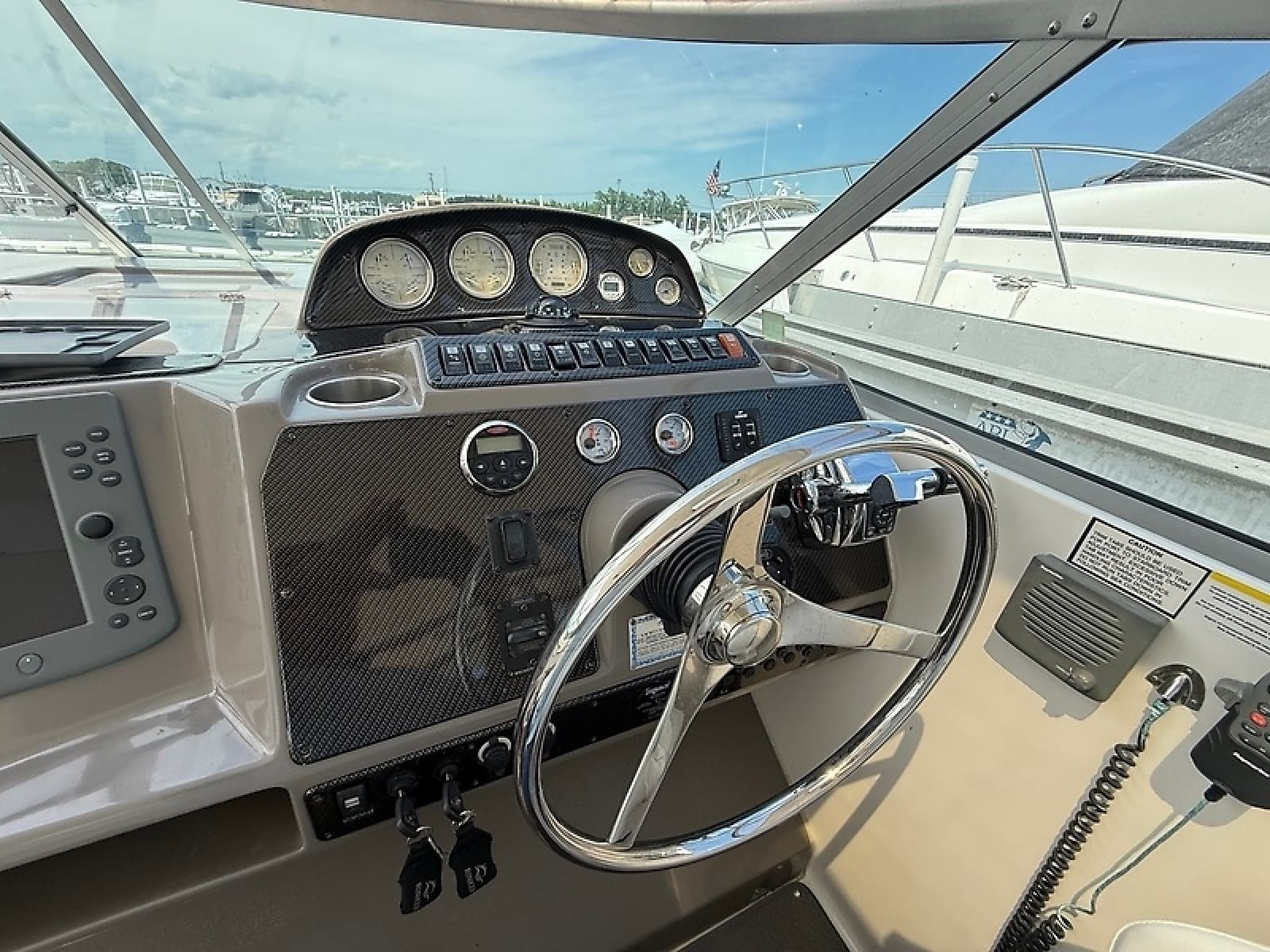 2007 Rinker 420 Express Cruiser - Photo 20
