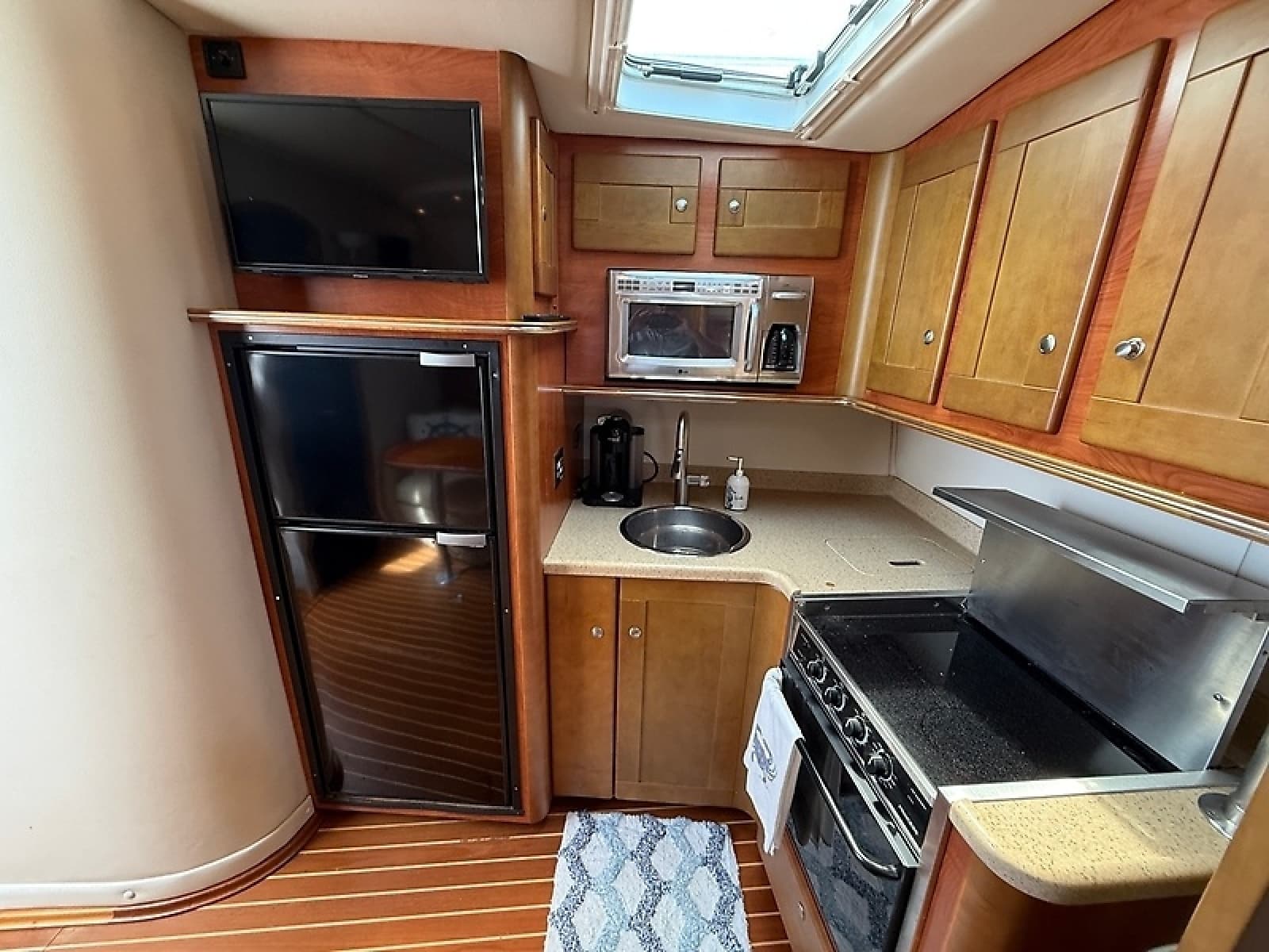 2007 Rinker 420 Express Cruiser - Photo 58