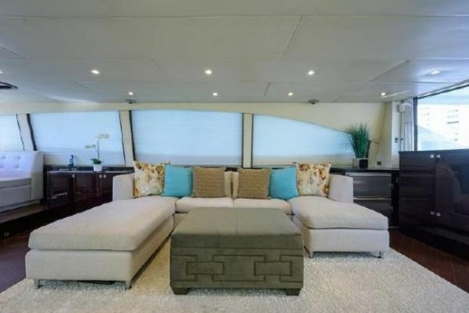 2012 Lazzara Yachts LSX 95 Flybridge - Photo 18