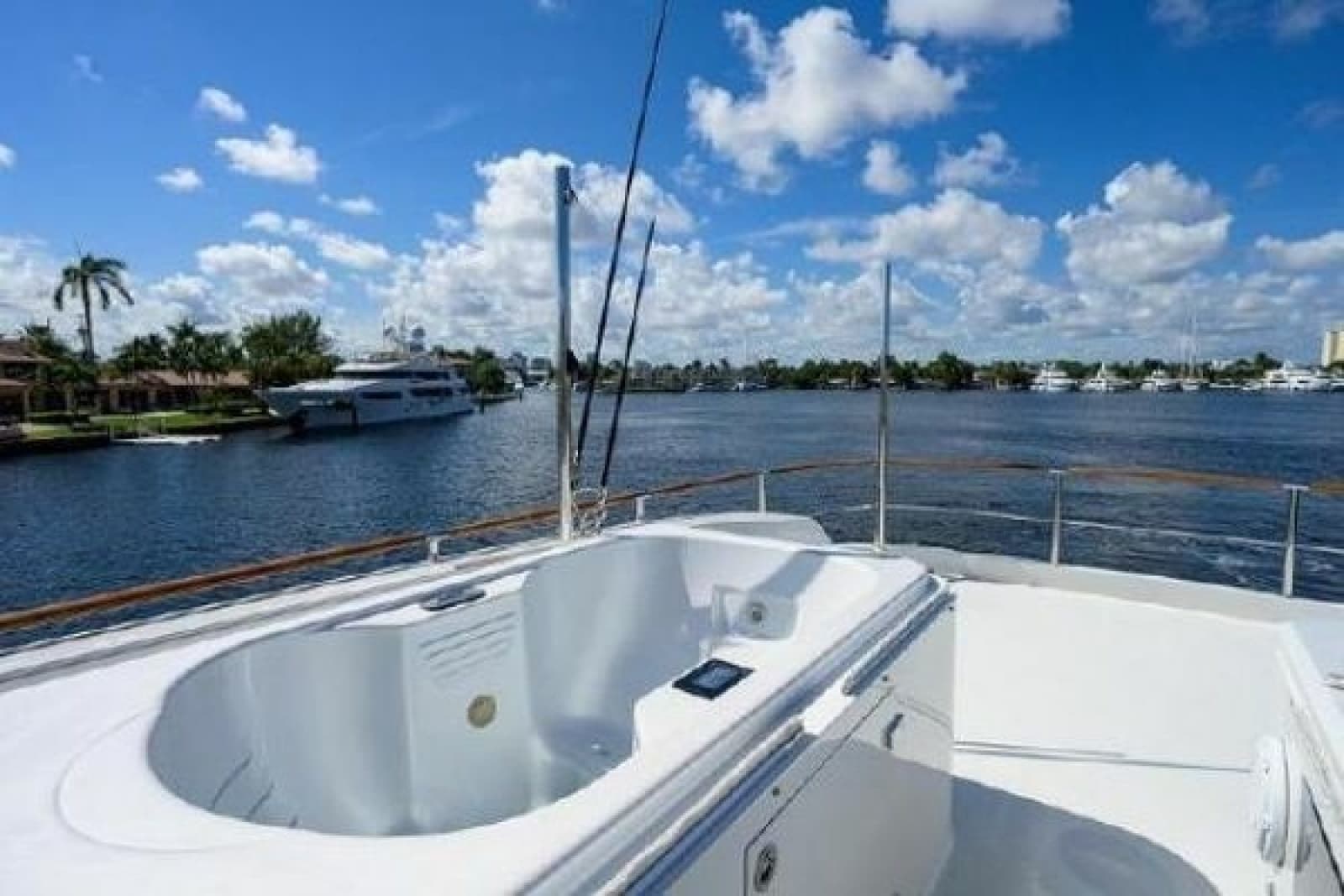2012 Lazzara Yachts LSX 95 Flybridge - Photo 9