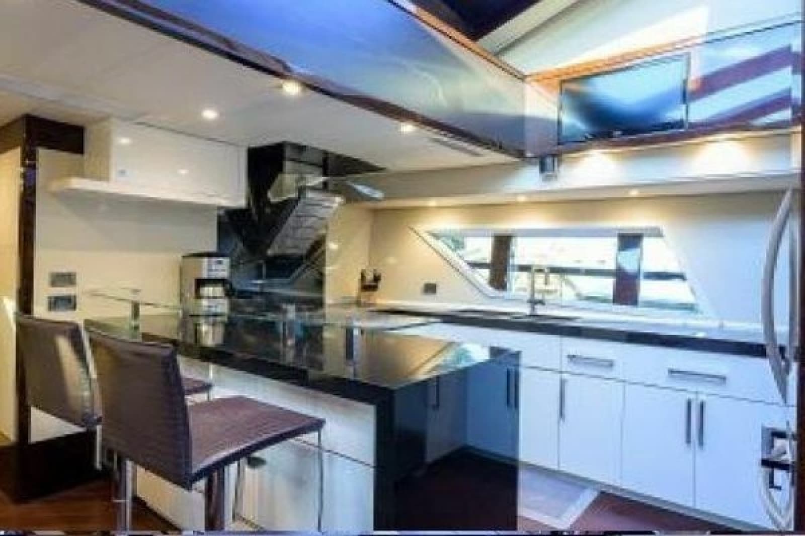 2012 Lazzara Yachts LSX 95 Flybridge - Photo 26