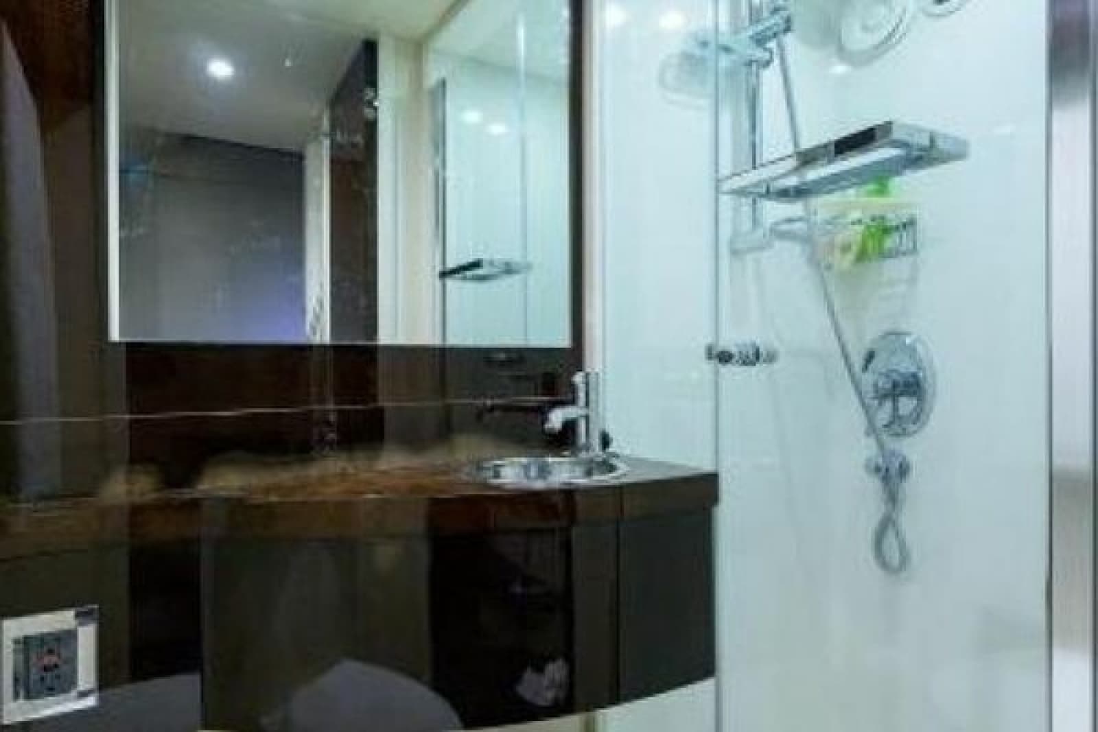2012 Lazzara Yachts LSX 95 Flybridge - Photo 52