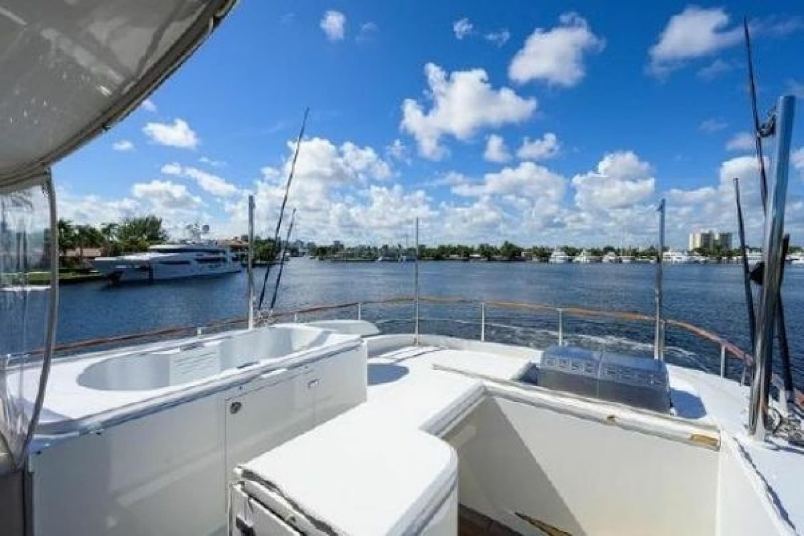 2012 Lazzara Yachts LSX 95 Flybridge - Photo 8