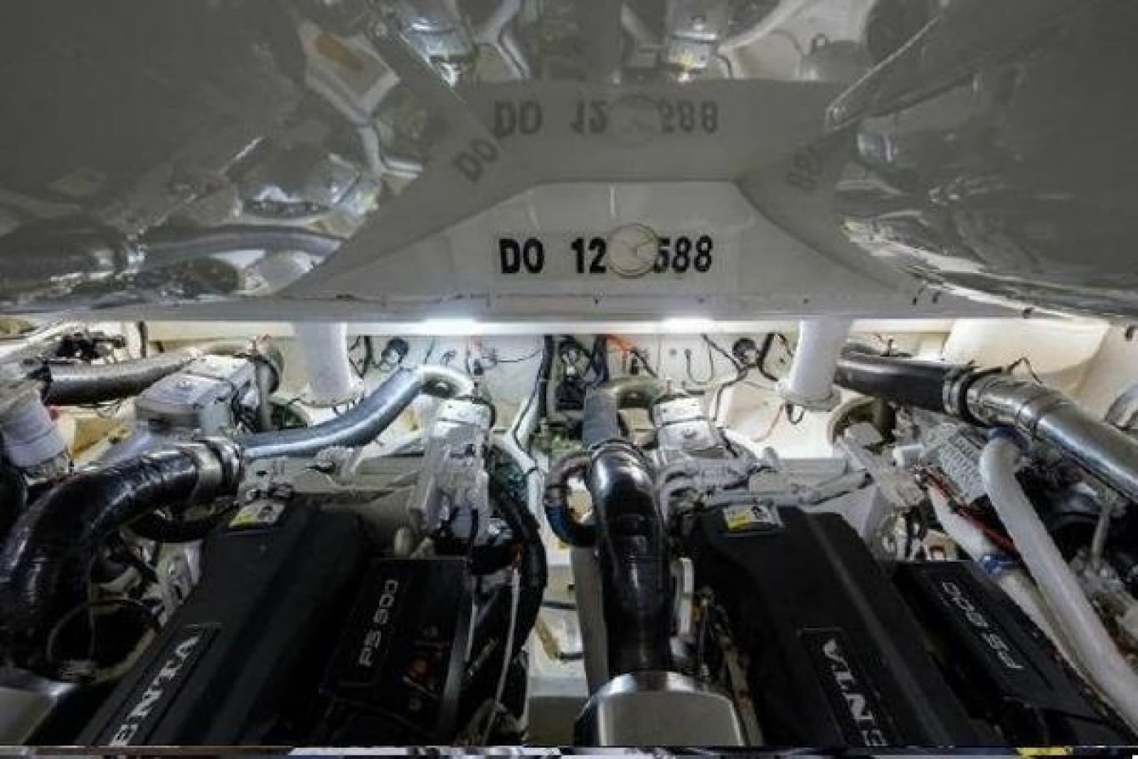 2012 Lazzara Yachts LSX 95 Flybridge - Photo 58