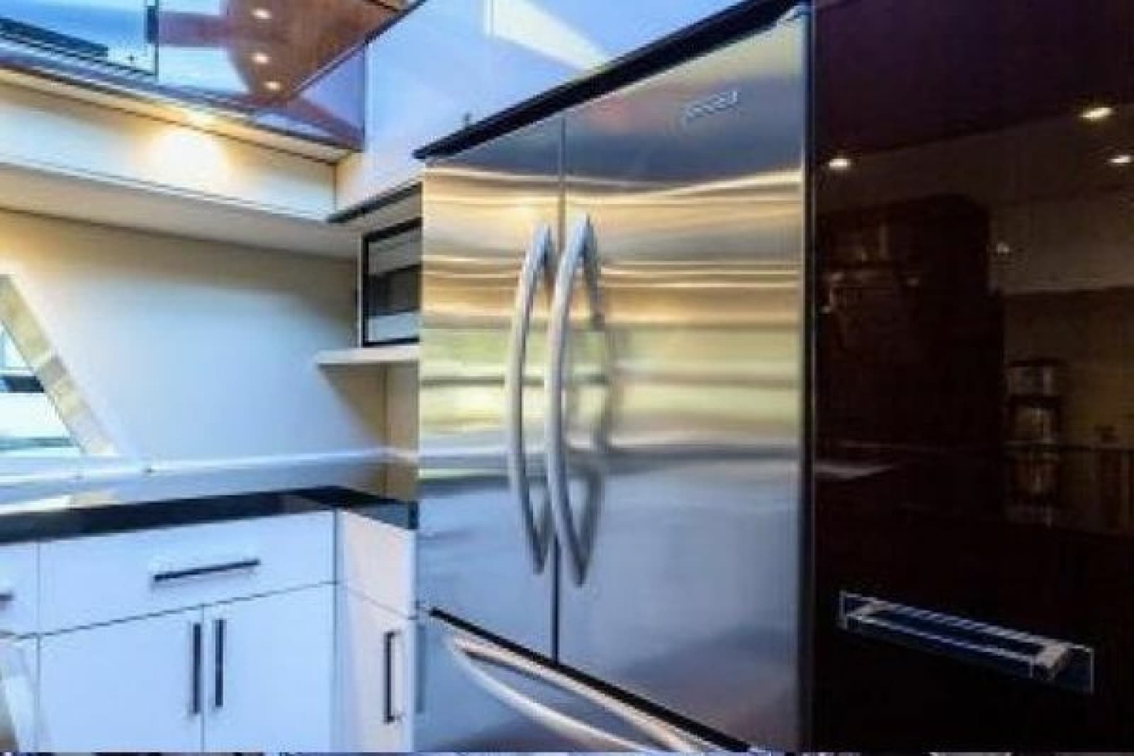 2012 Lazzara Yachts LSX 95 Flybridge - Photo 29