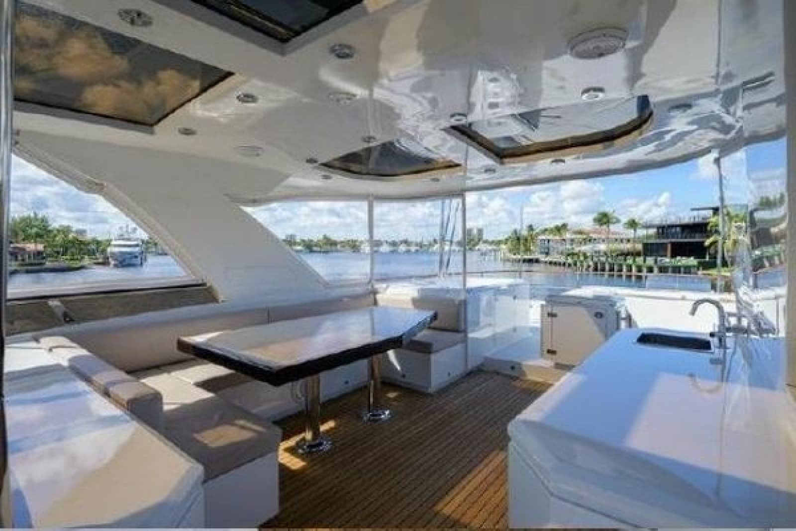 2012 Lazzara Yachts LSX 95 Flybridge - Photo 13