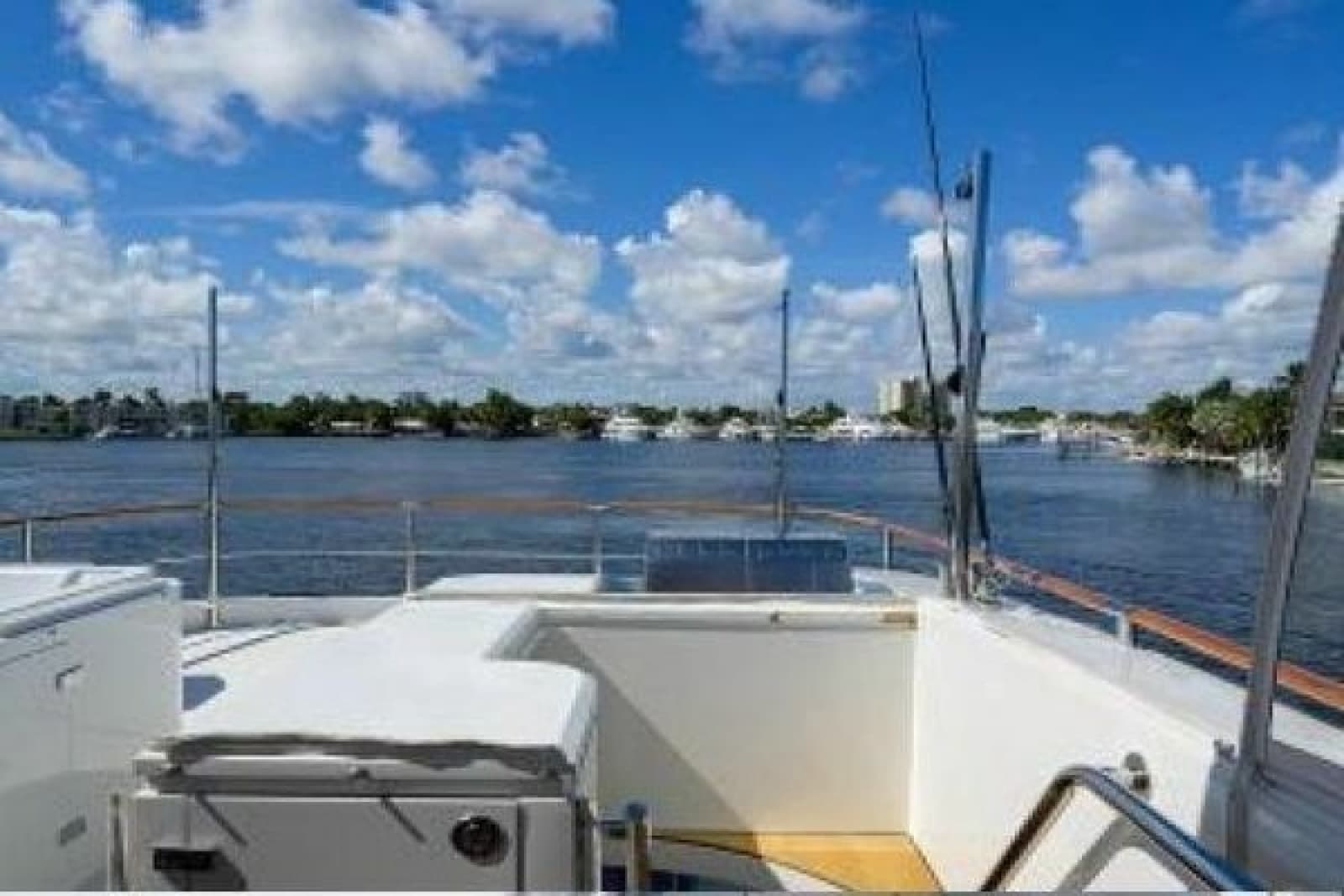 2012 Lazzara Yachts LSX 95 Flybridge - Photo 10