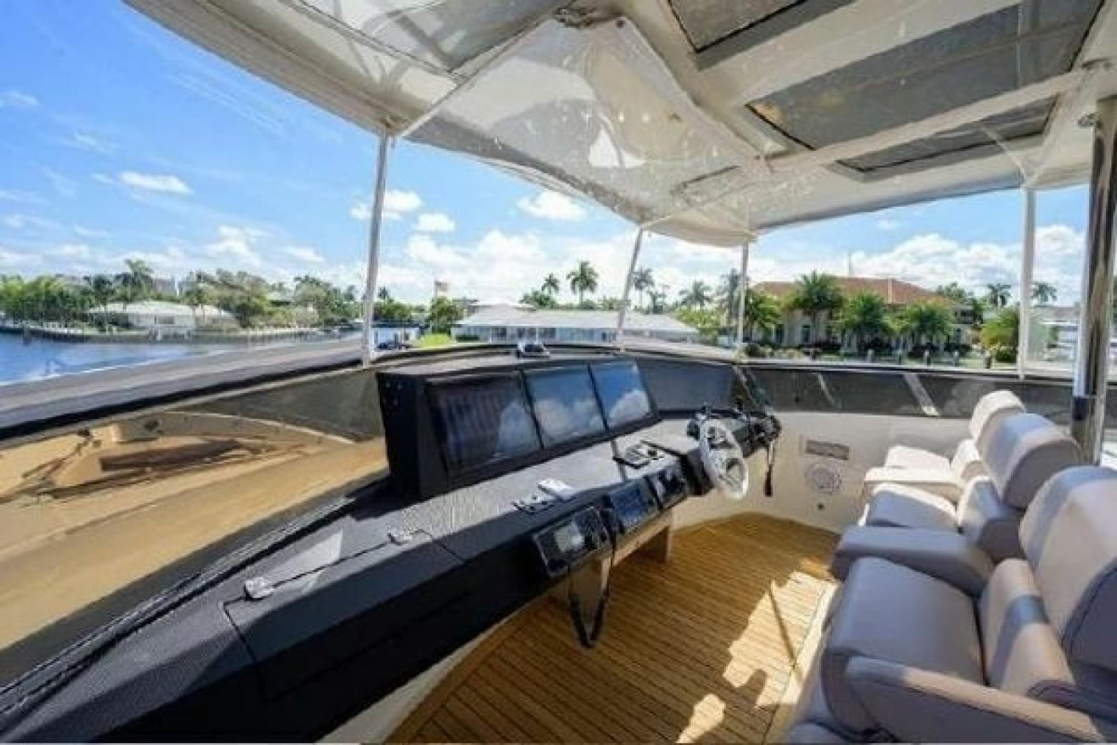 2012 Lazzara Yachts LSX 95 Flybridge - Photo 15