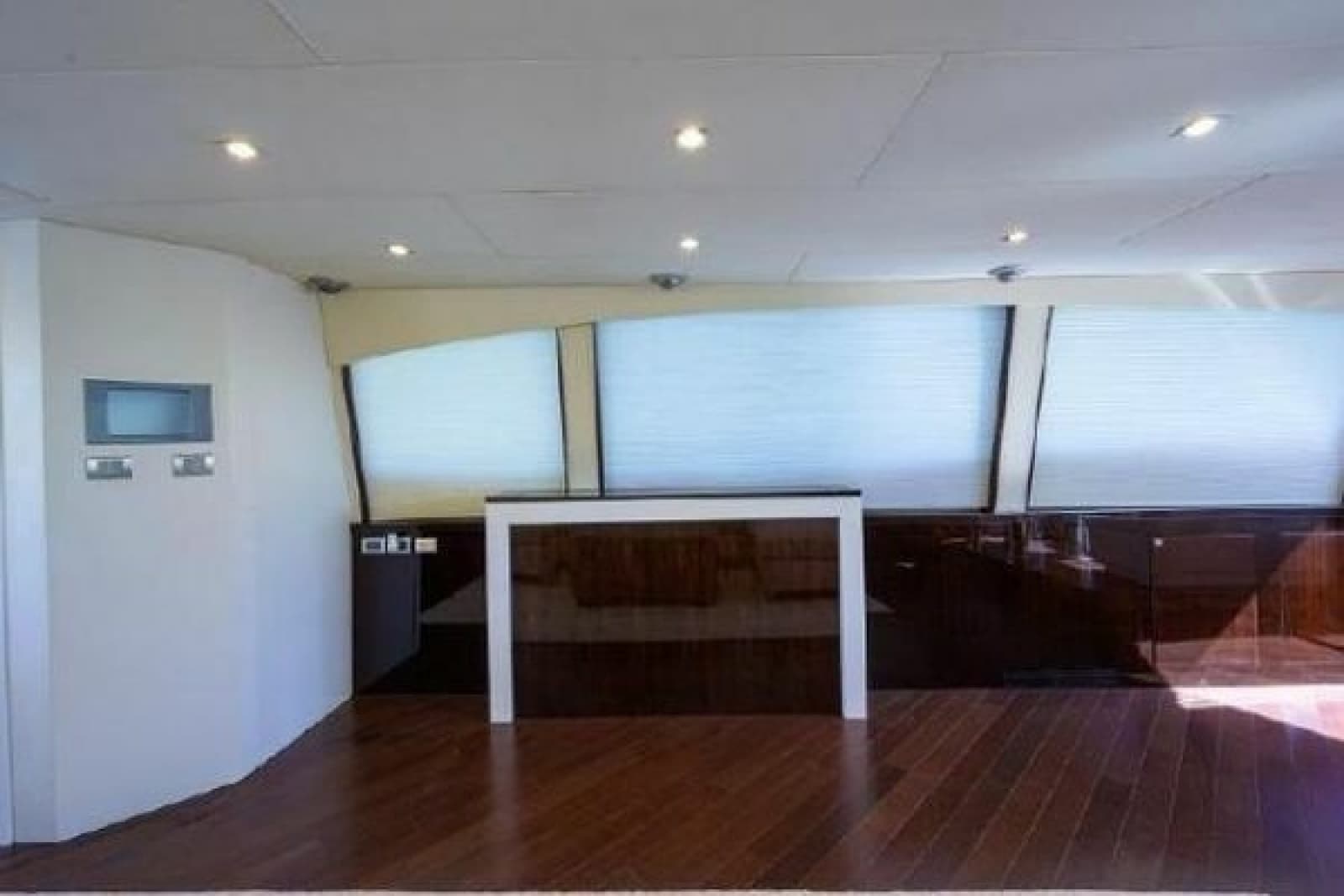 2012 Lazzara Yachts LSX 95 Flybridge - Photo 21