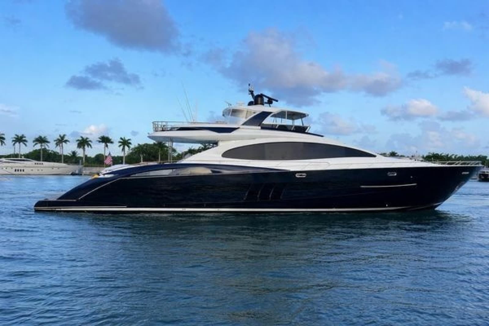 2012 Lazzara Yachts LSX 95 Flybridge - Photo 71