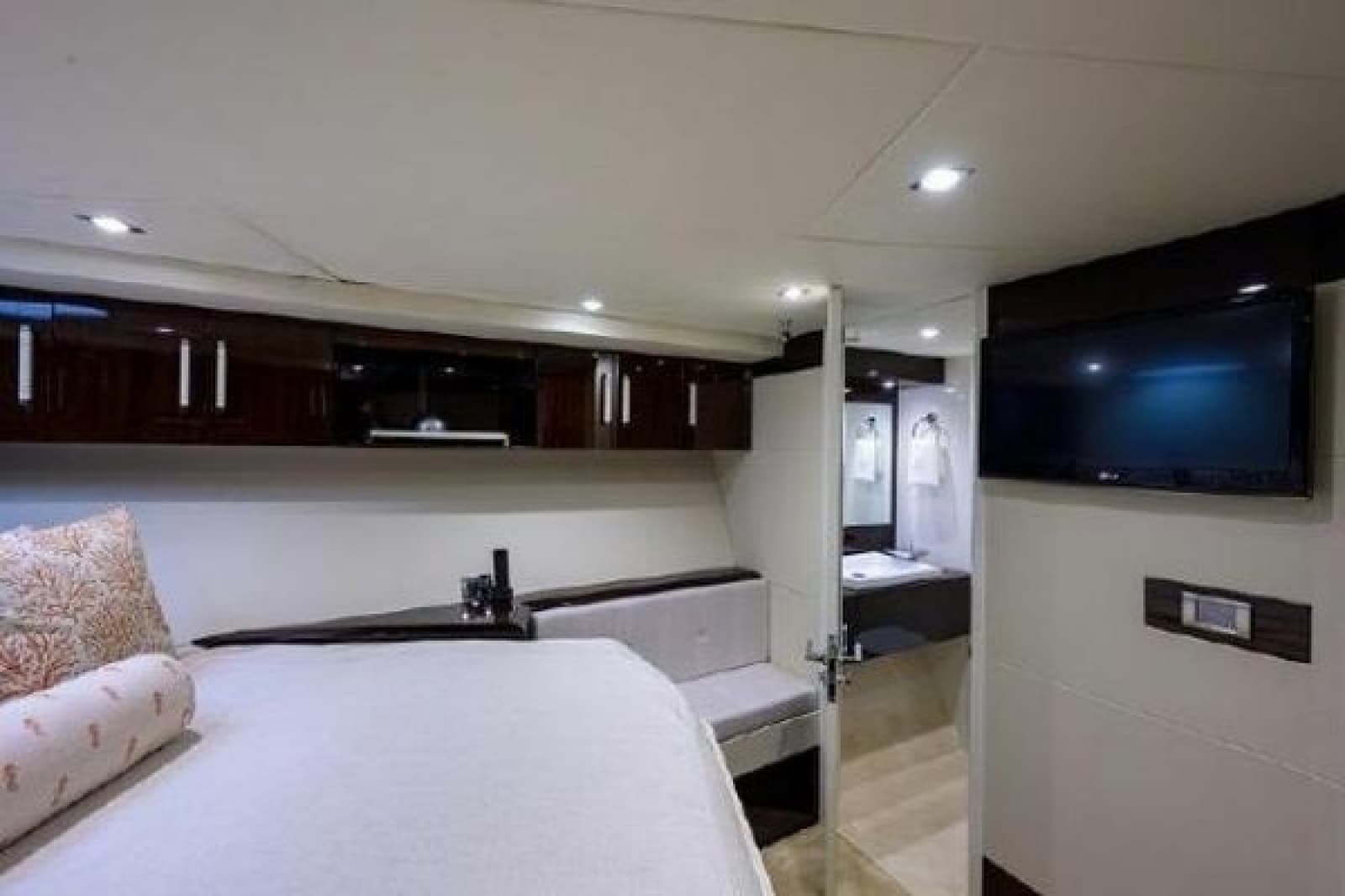 2012 Lazzara Yachts LSX 95 Flybridge - Photo 40