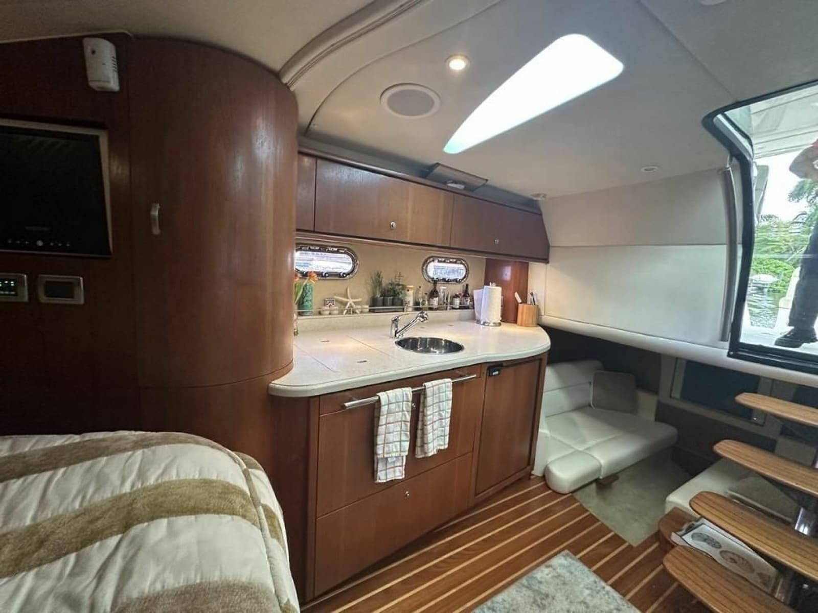 2008 Tiara Yachts 3500 Sovran - Photo 22