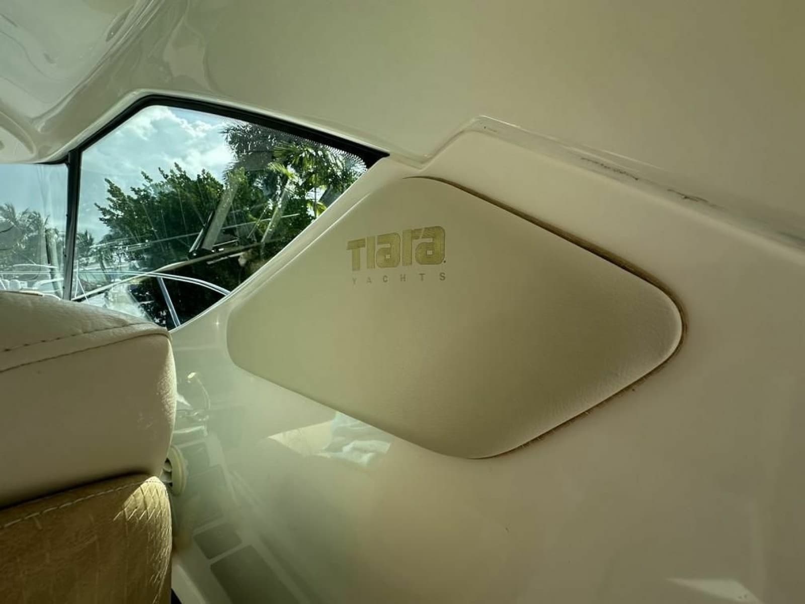 2008 Tiara Yachts 3500 Sovran - Photo 13