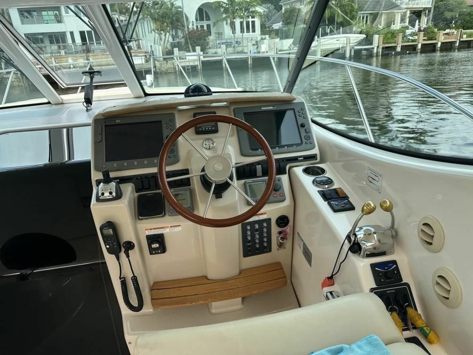 2008 Tiara Yachts 3500 Sovran - Photo 6