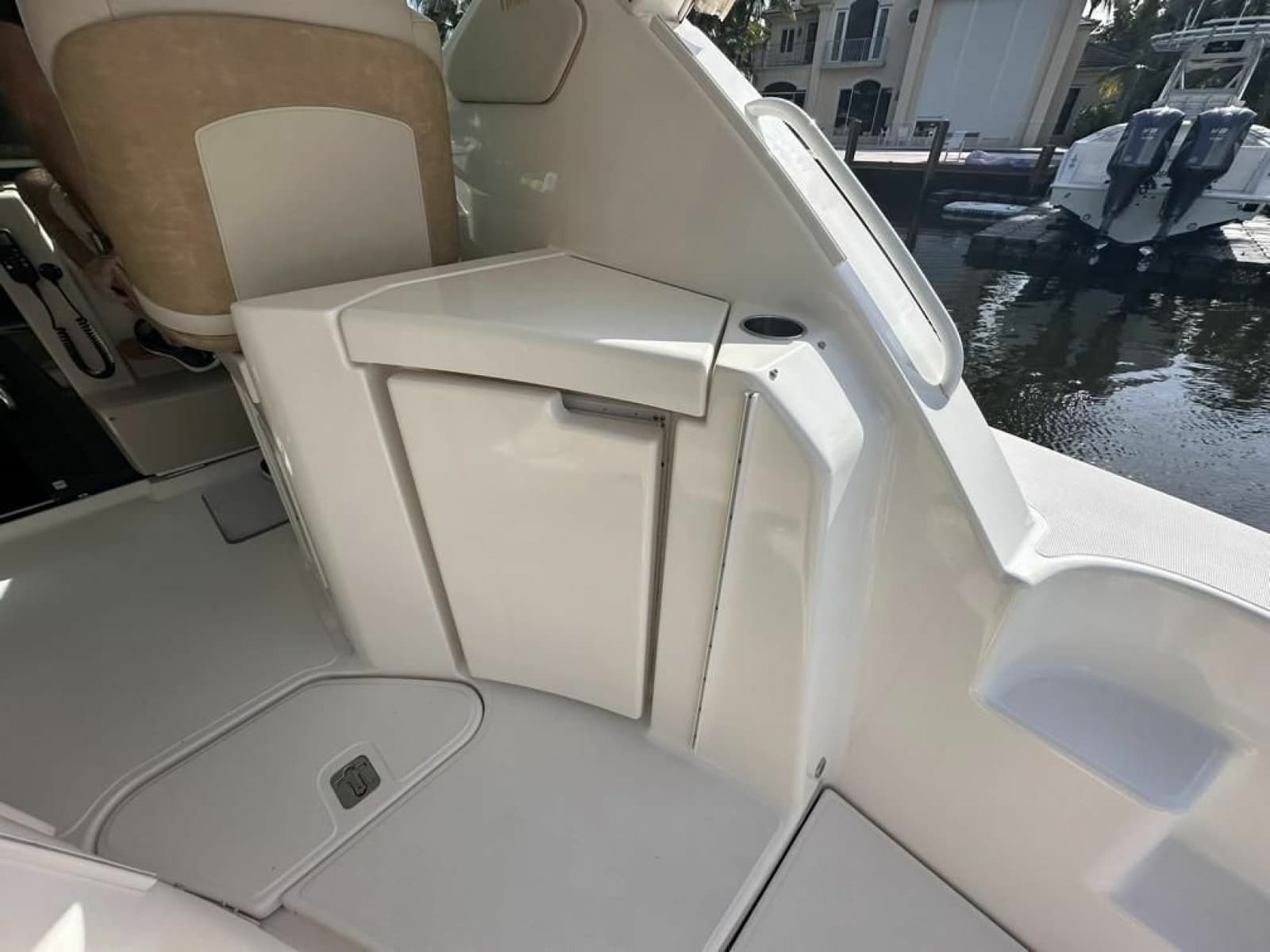 2008 Tiara Yachts 3500 Sovran - Photo 12
