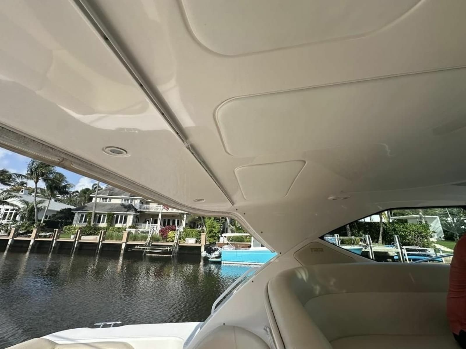 2008 Tiara Yachts 3500 Sovran - Photo 9