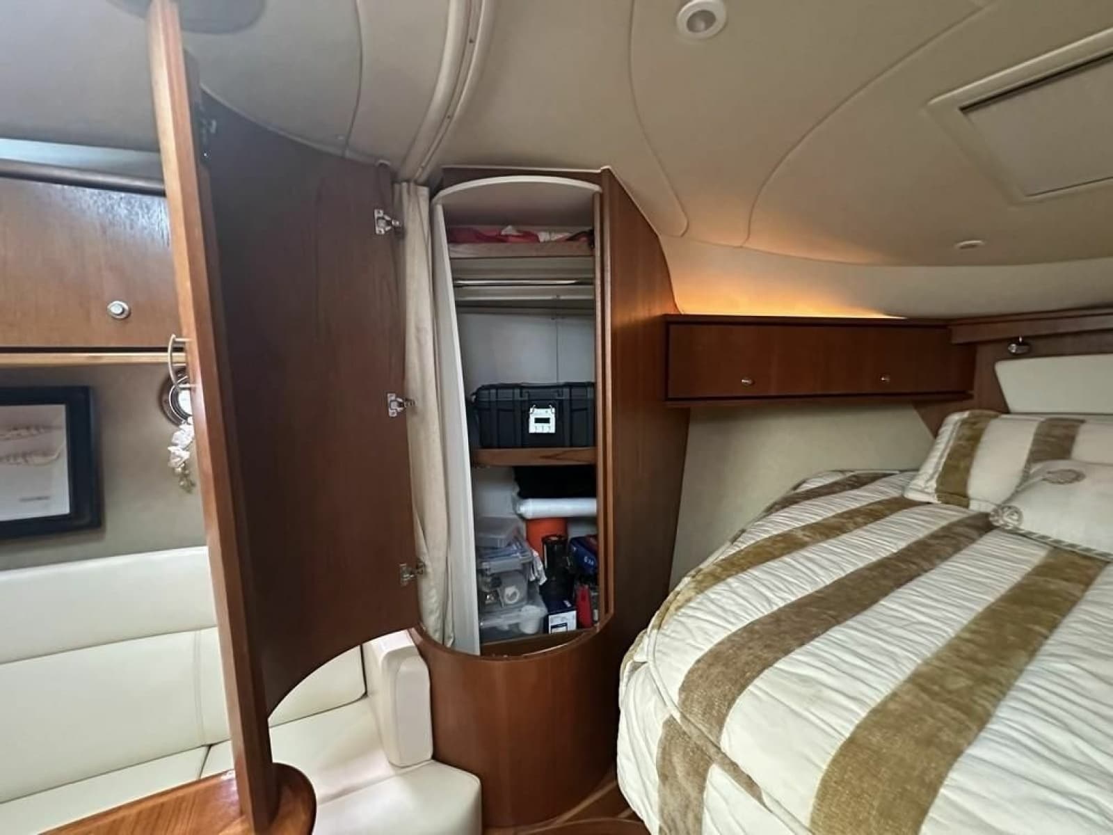 2008 Tiara Yachts 3500 Sovran - Photo 28