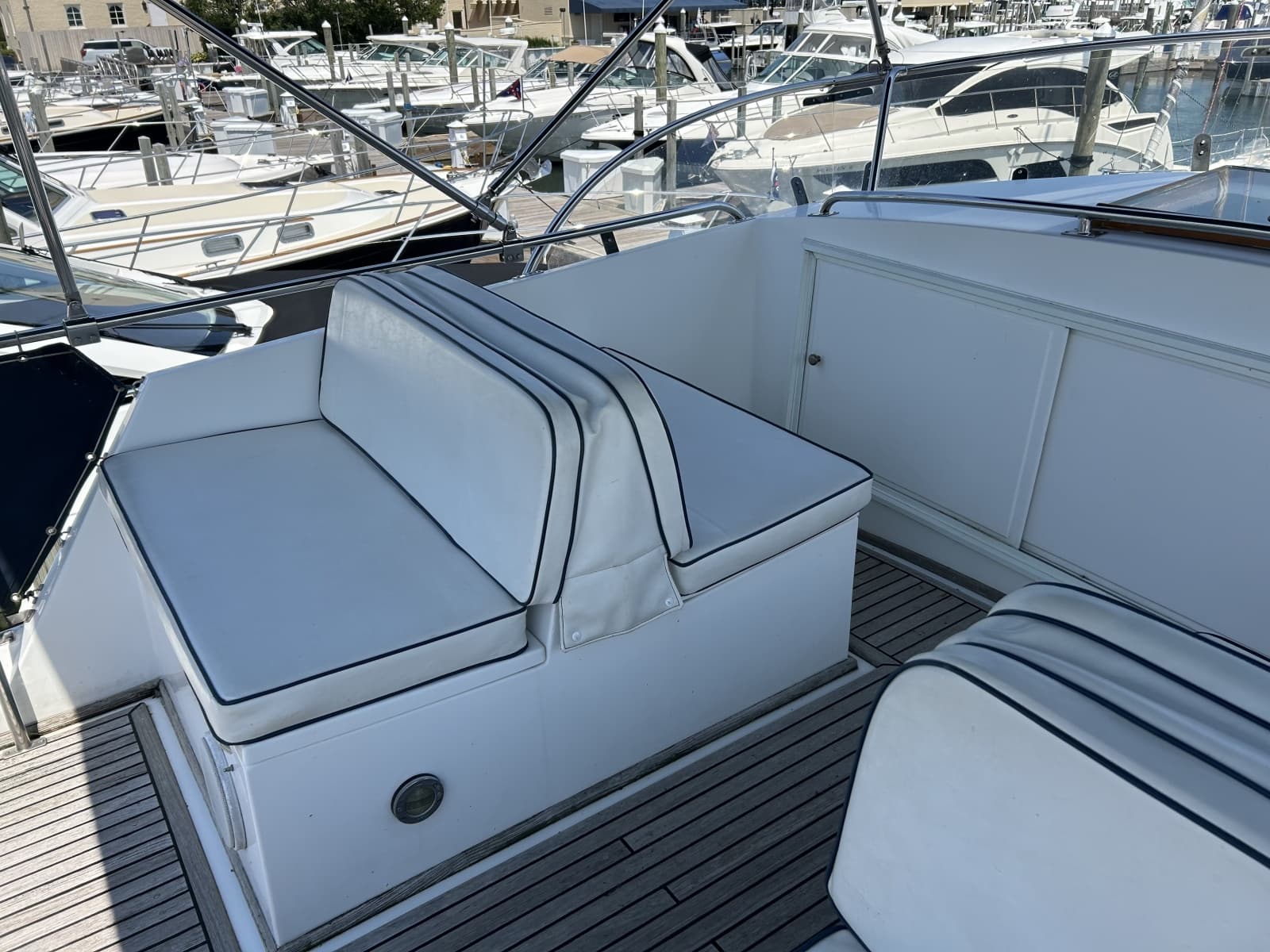 2001 Grand Banks  - Photo 27