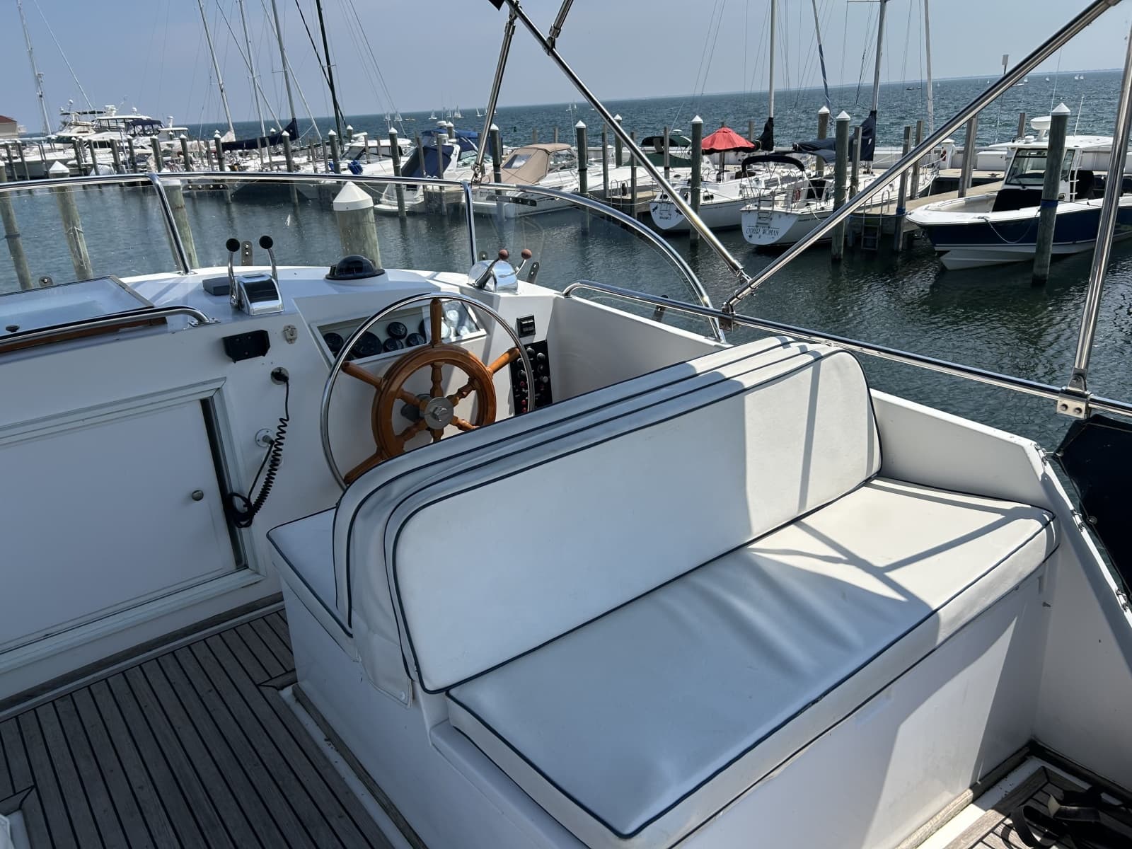 2001 Grand Banks  - Photo 28