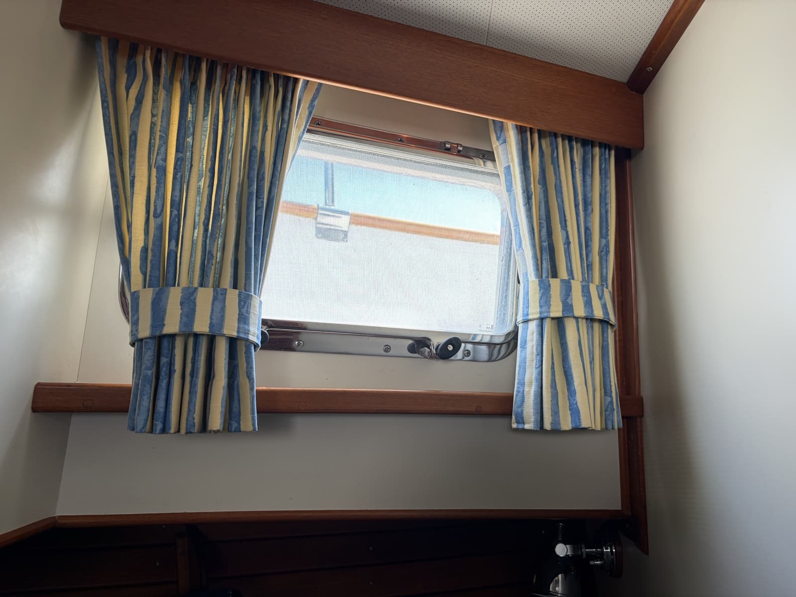 2001 Grand Banks  - Photo 53