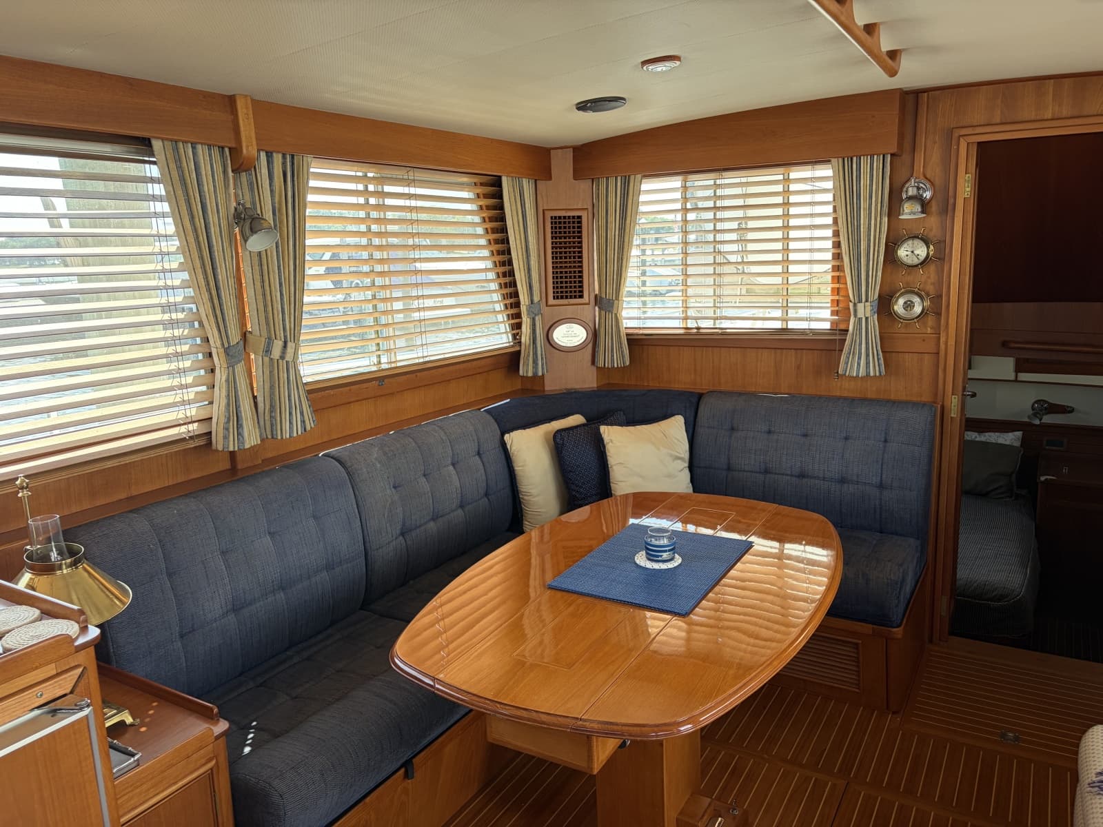 2001 Grand Banks  - Photo 19