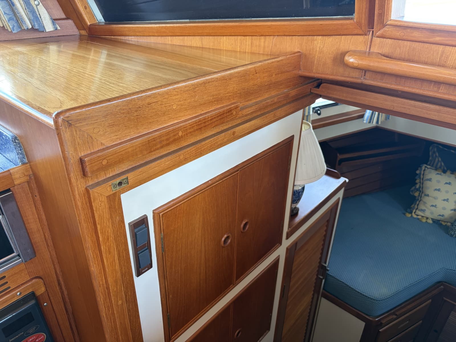 2001 Grand Banks  - Photo 50