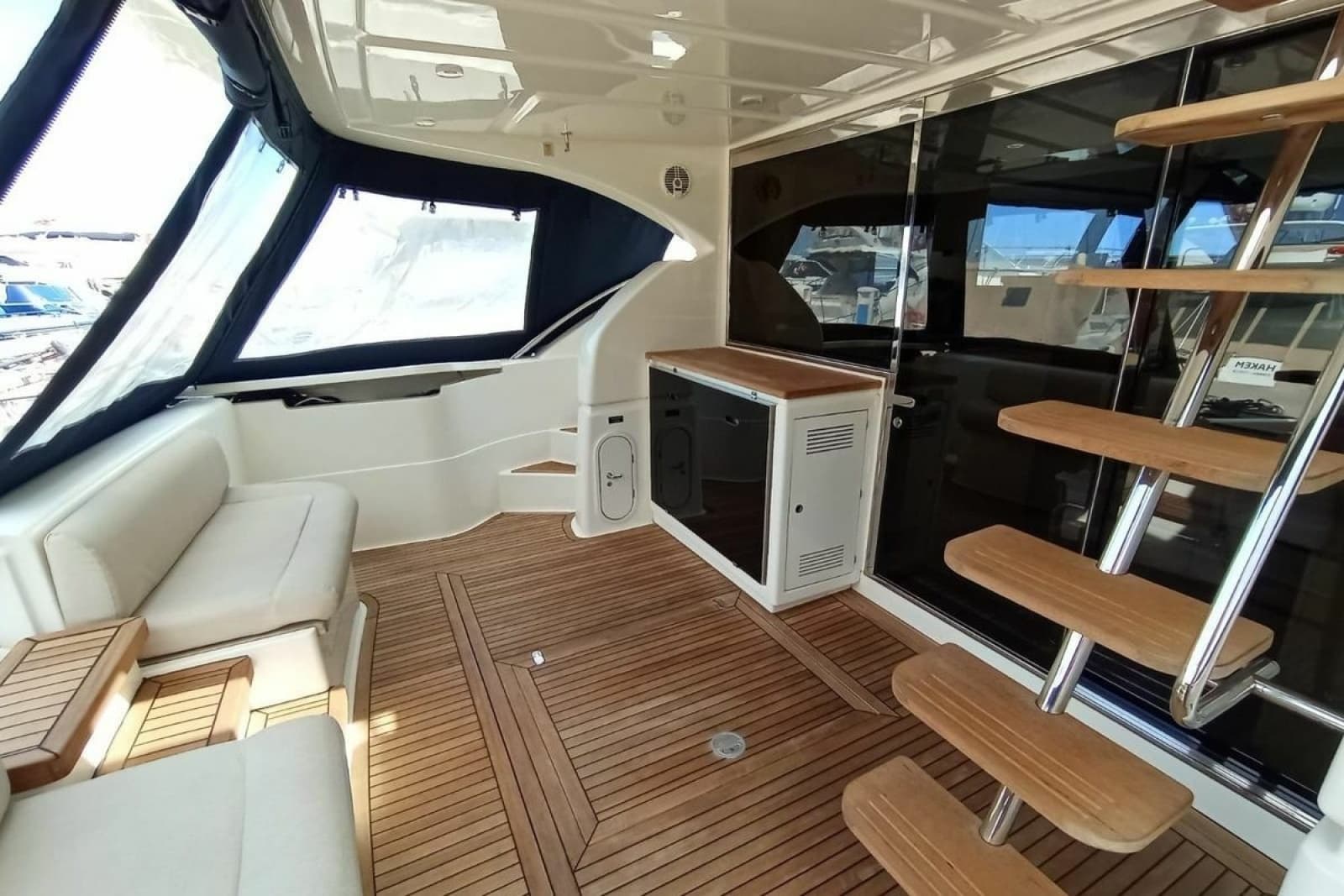 2010 Ferretti Yachts 560 - Photo 17