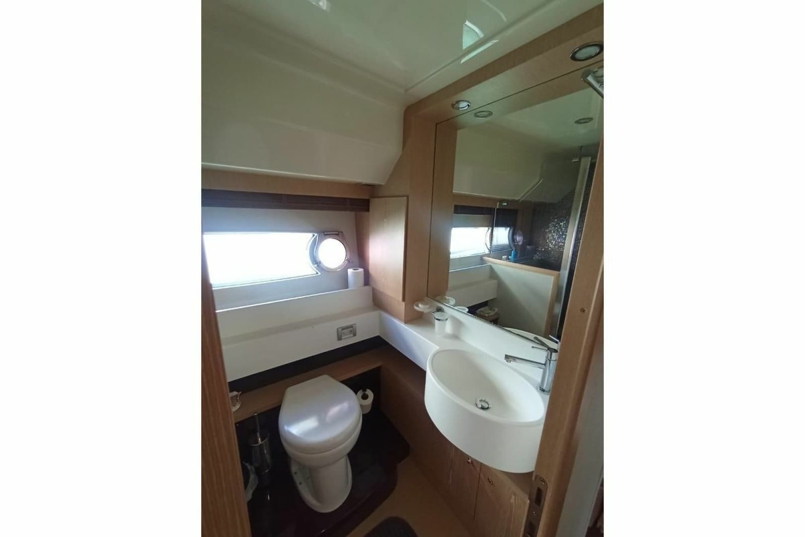 2010 Ferretti Yachts 560 - Photo 15