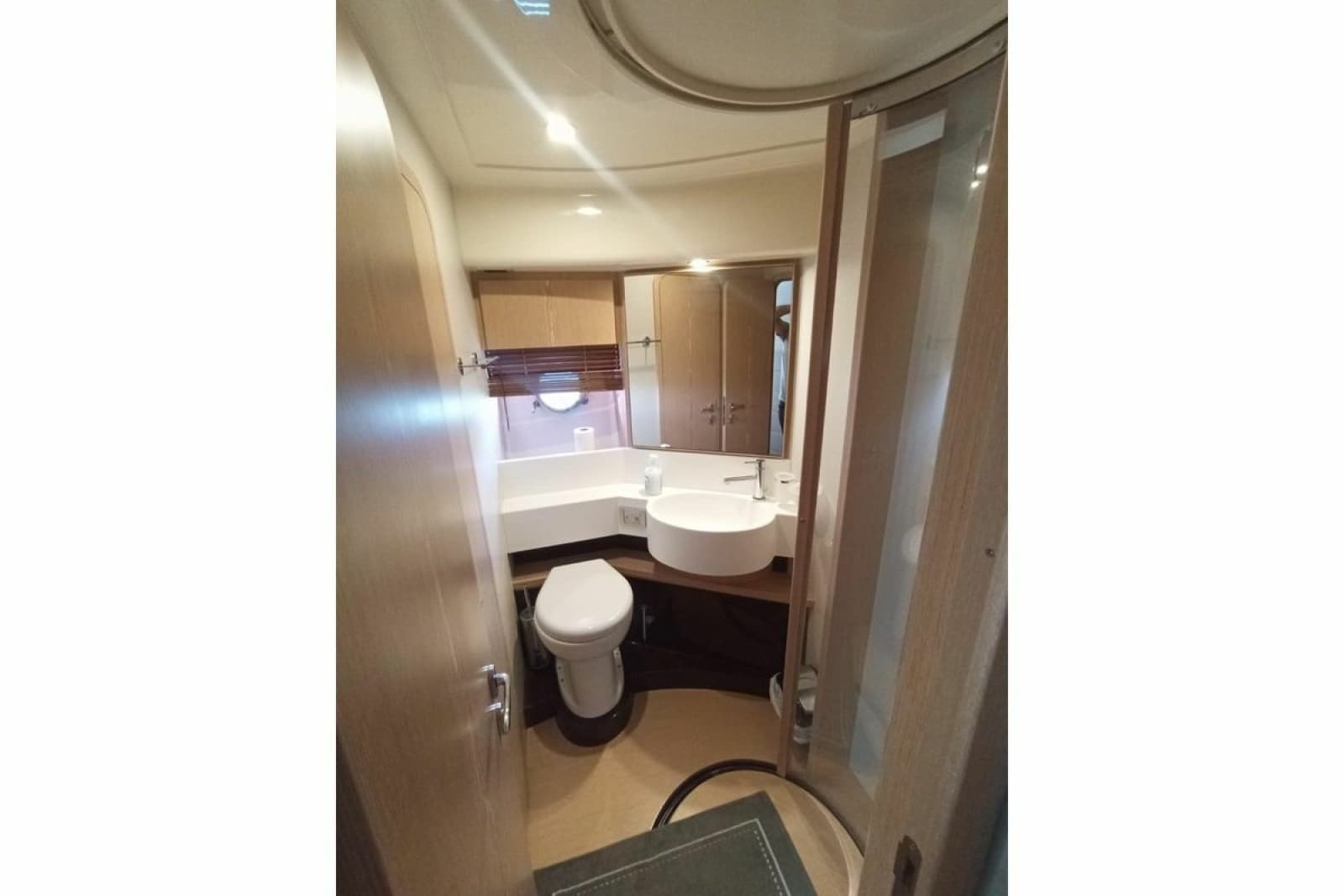 2010 Ferretti Yachts 560 - Photo 10